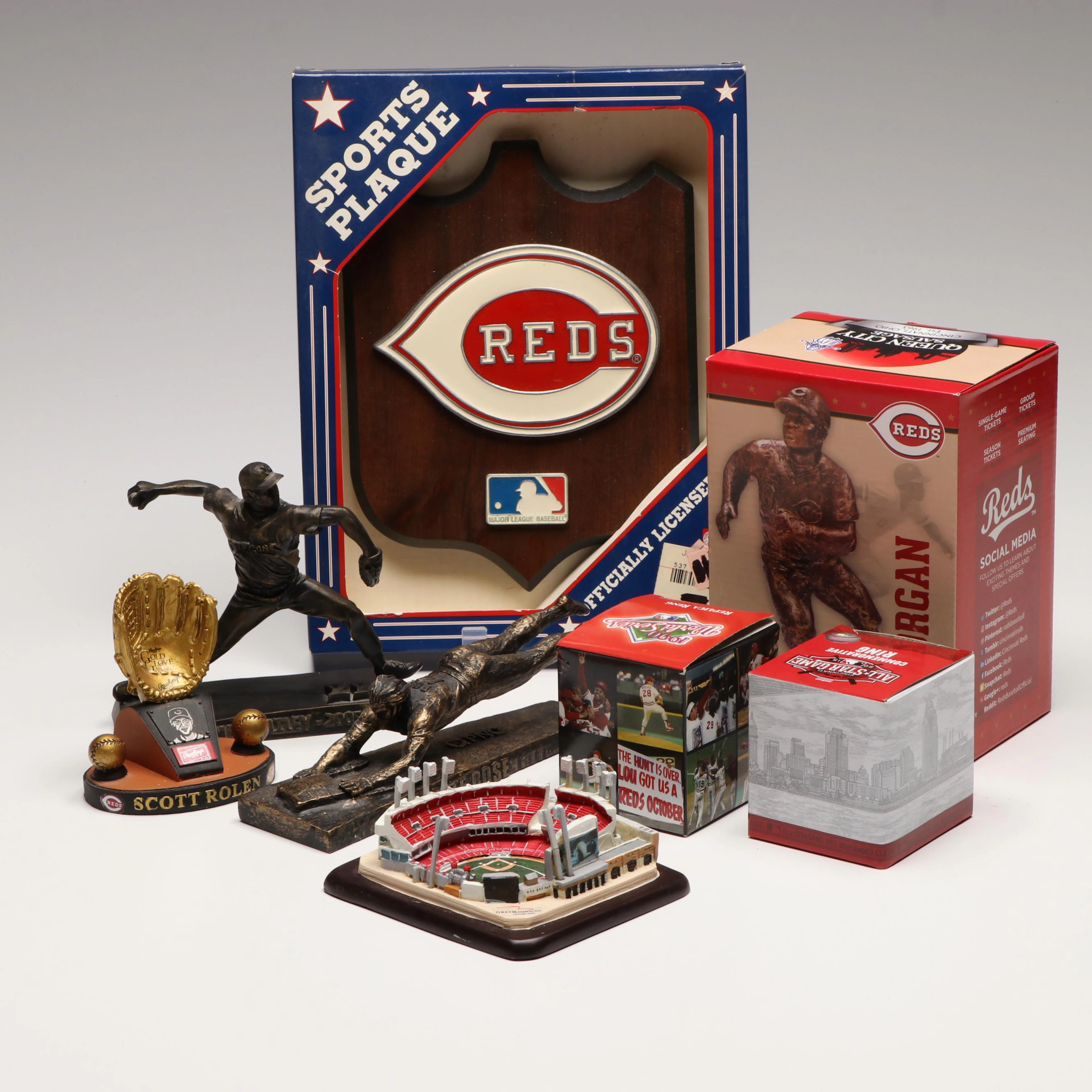 Cincinnati Reds MLB Sports Plaque with Cast Figurines and More Memorabilia