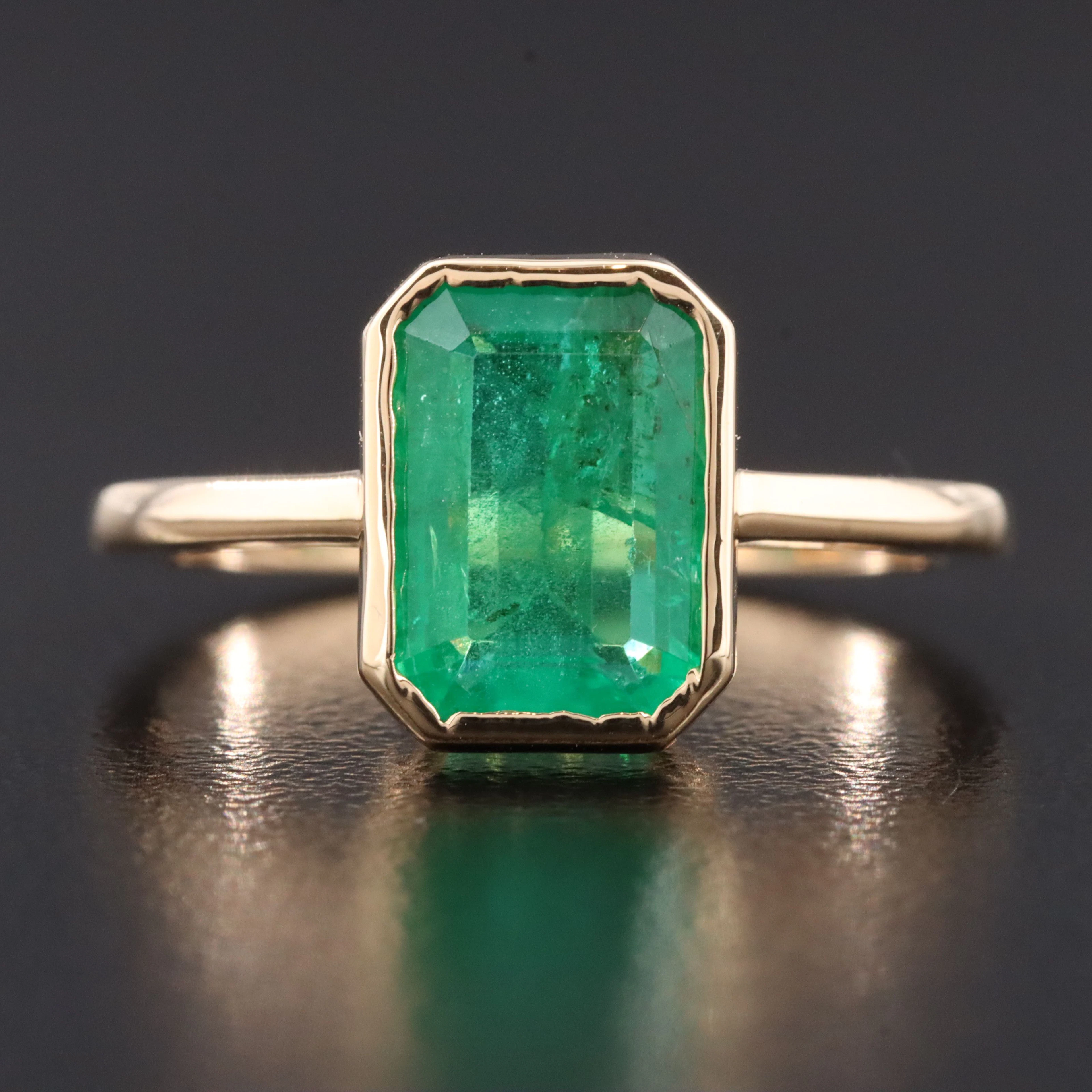 18K 2.14 CT Brazilian Emerald Solitaire Ring with GIA Report