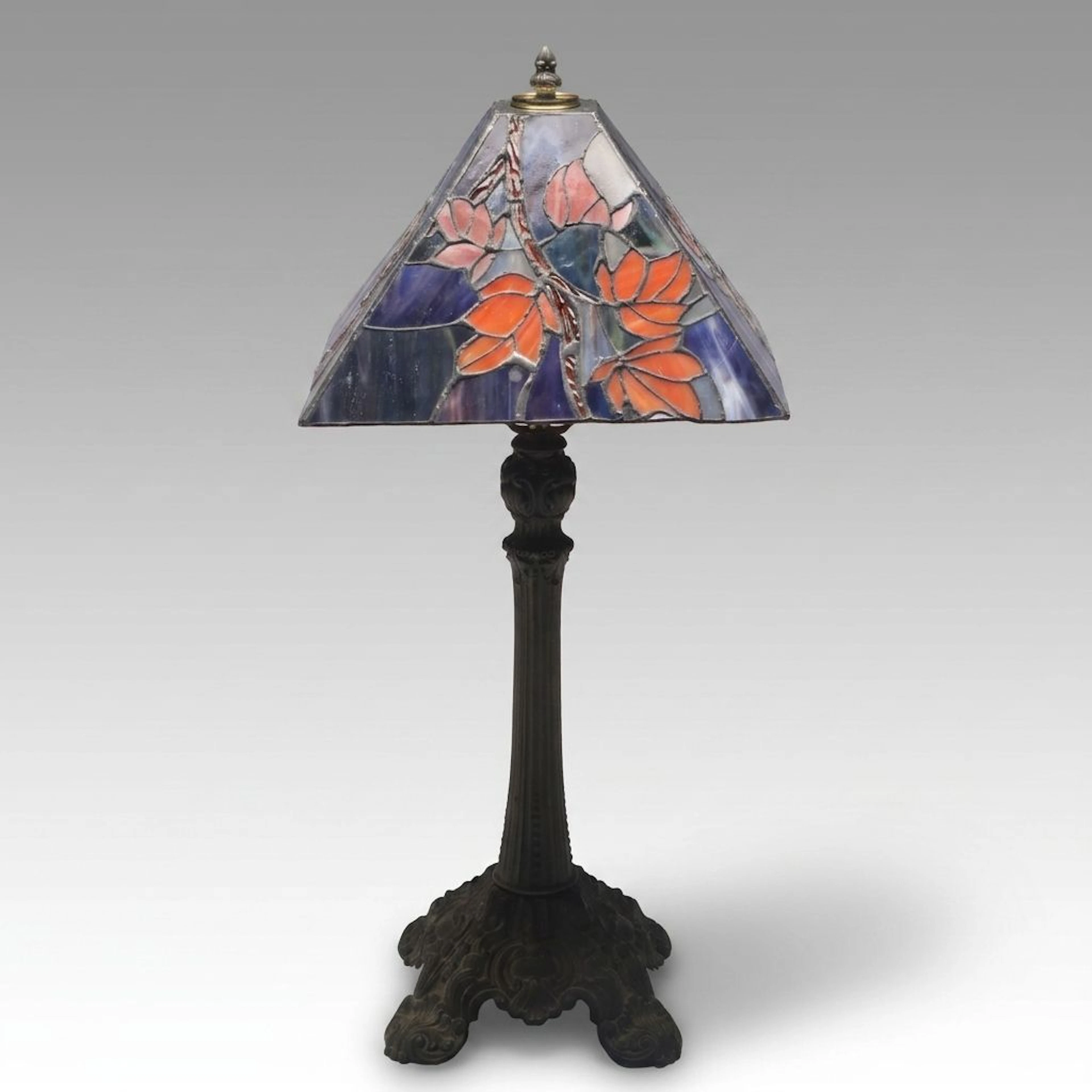 Victorian Style Accent Lamp with Autumnal Slag Glass Shade