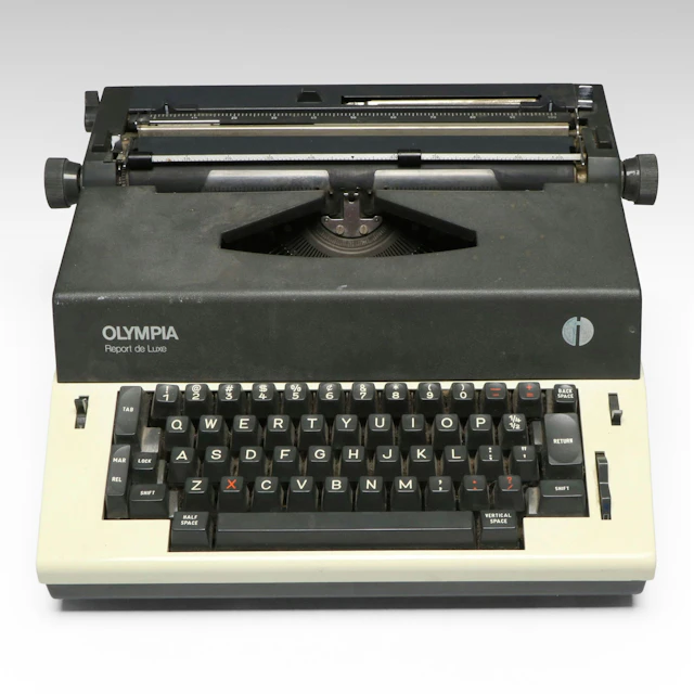Olympia Report de Luxe Electric Typewriter