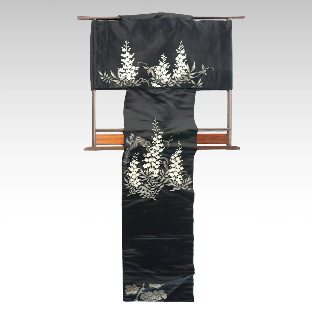 Japanese Maru Obi with Kimono Rack