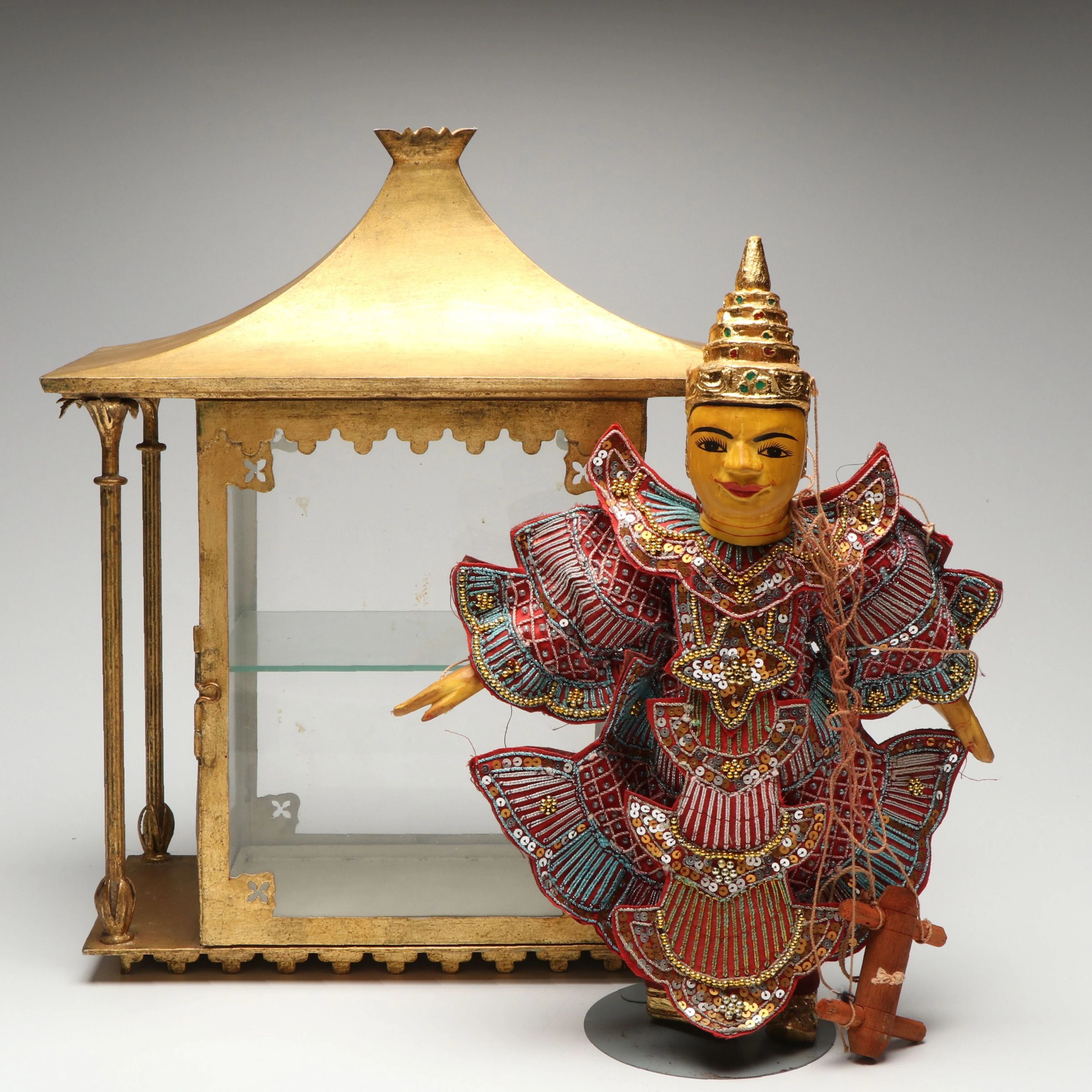 Burmese Yoke Thé Gilt Wooden Marionette with Display Case
