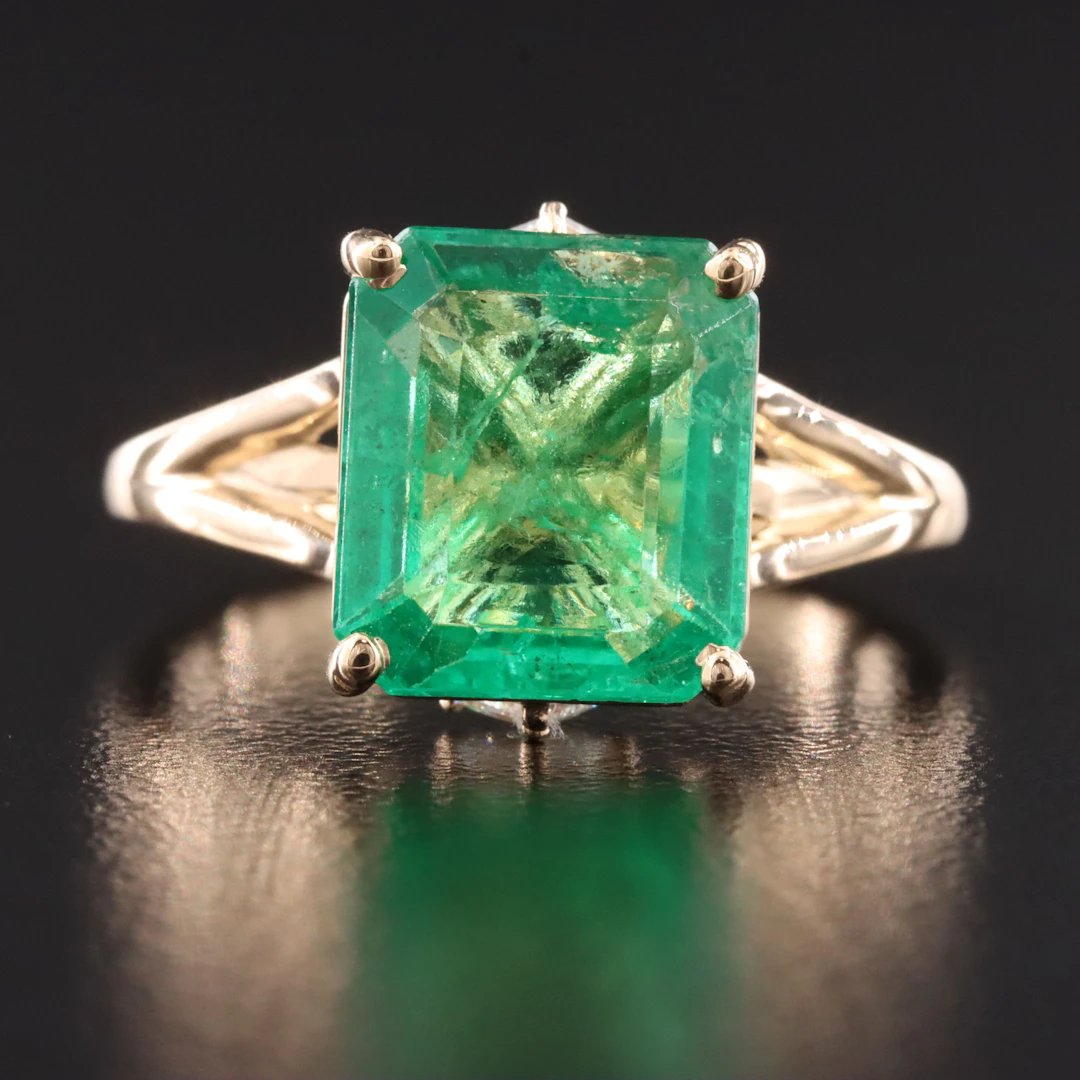 18K 3.50 CT Zambian Emerald and Diamond Ring with GIA Report