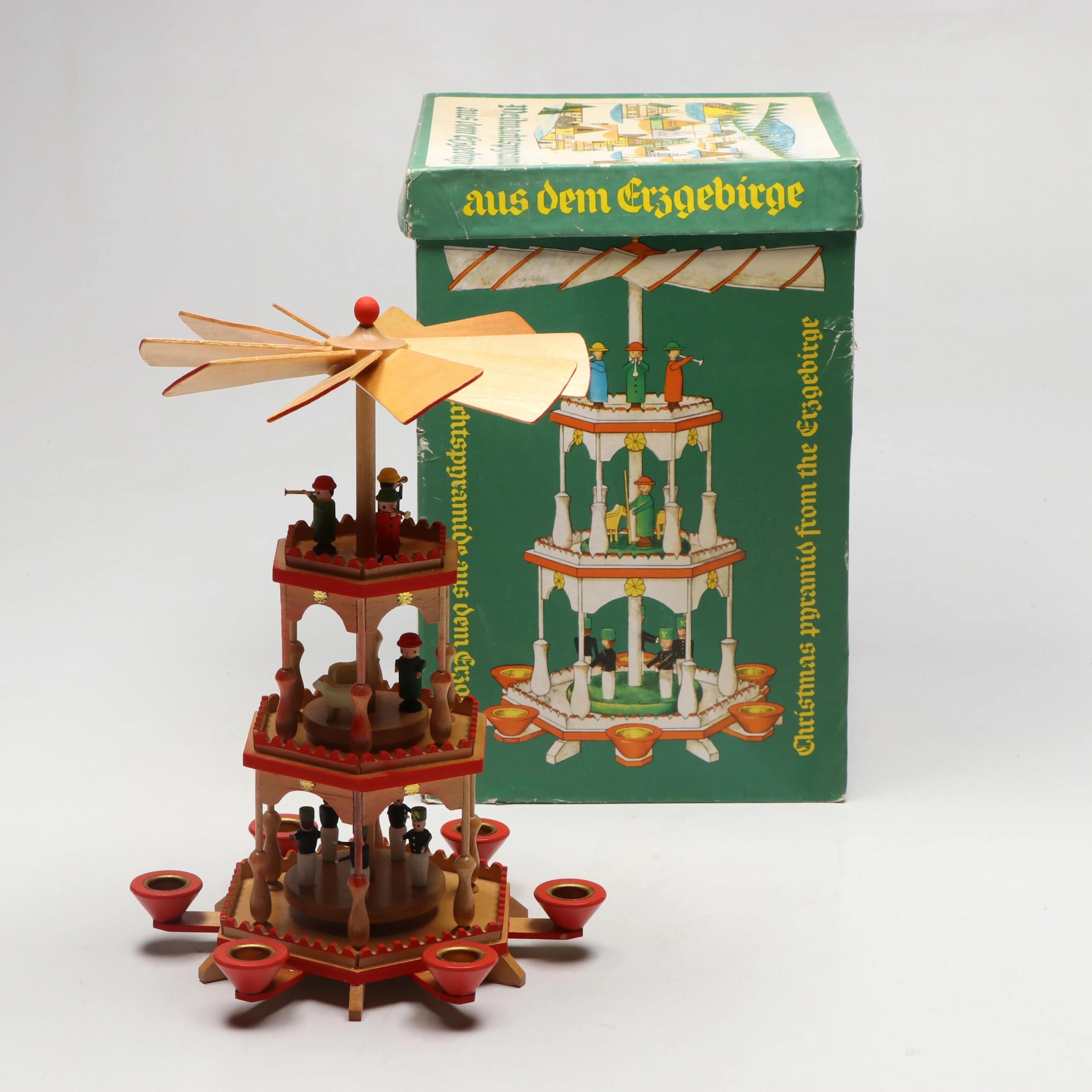 Erzgebirgische Volkskunst Polychrome Christmas Candle Carousel