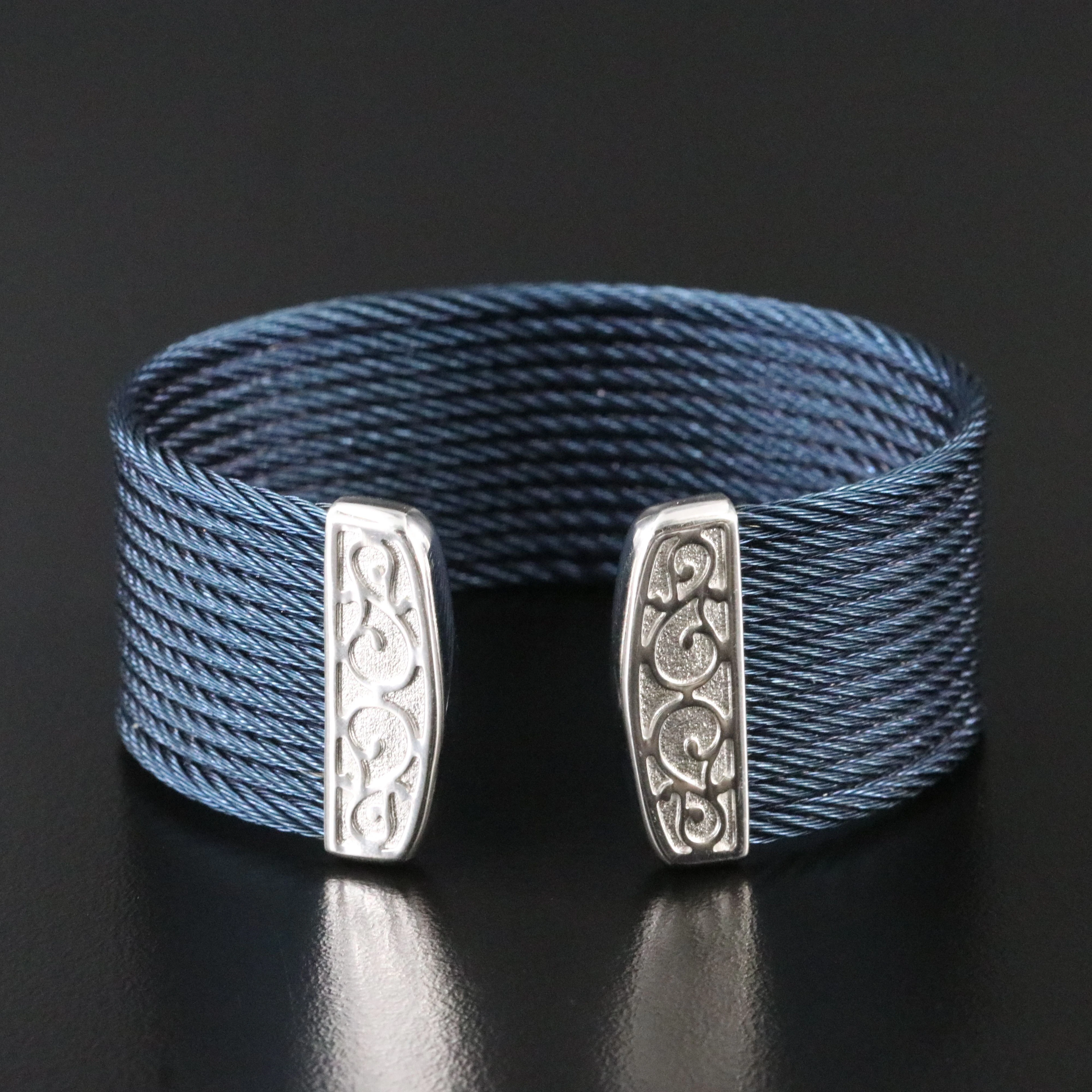 Alor Flexible Cuff