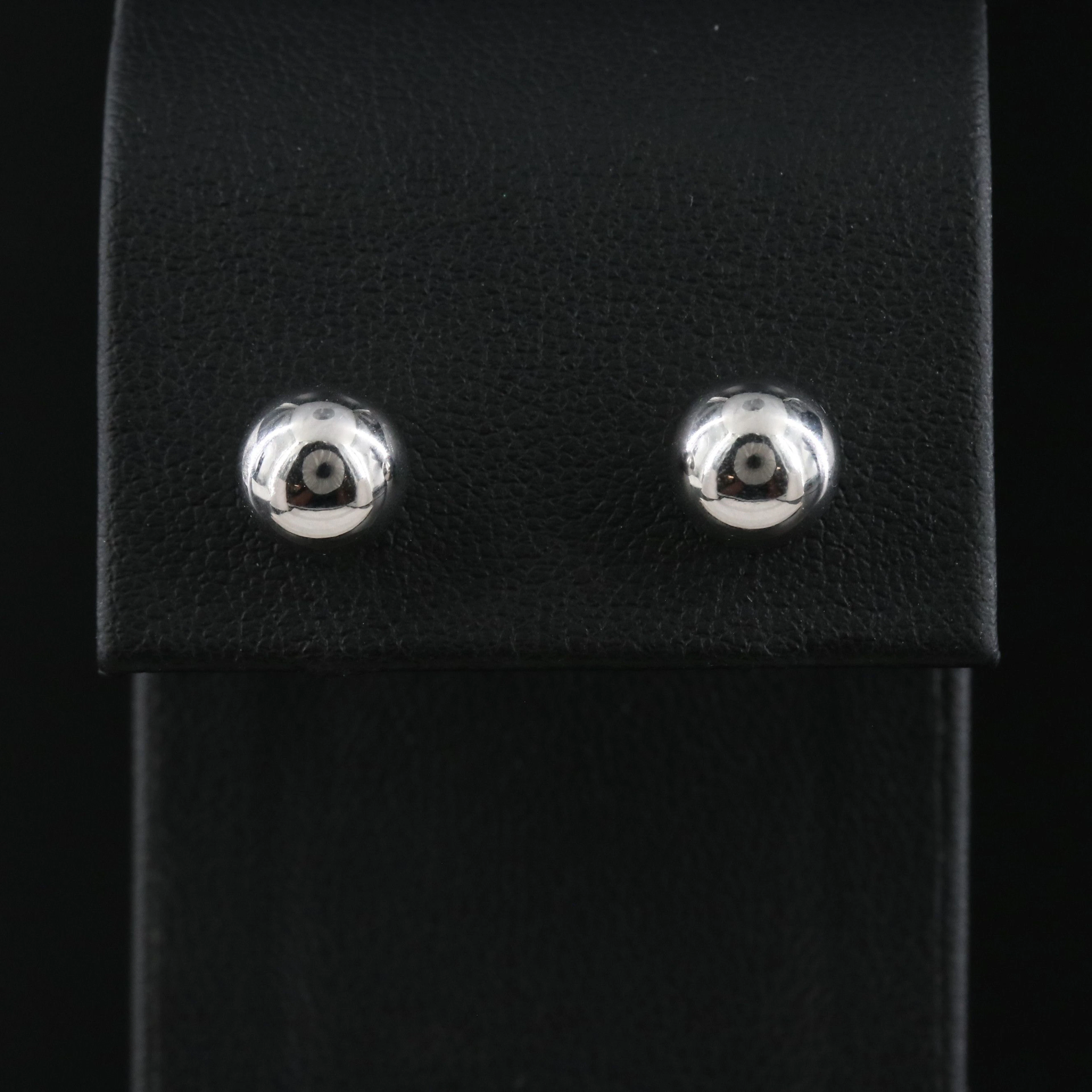 18K Stud Earrings