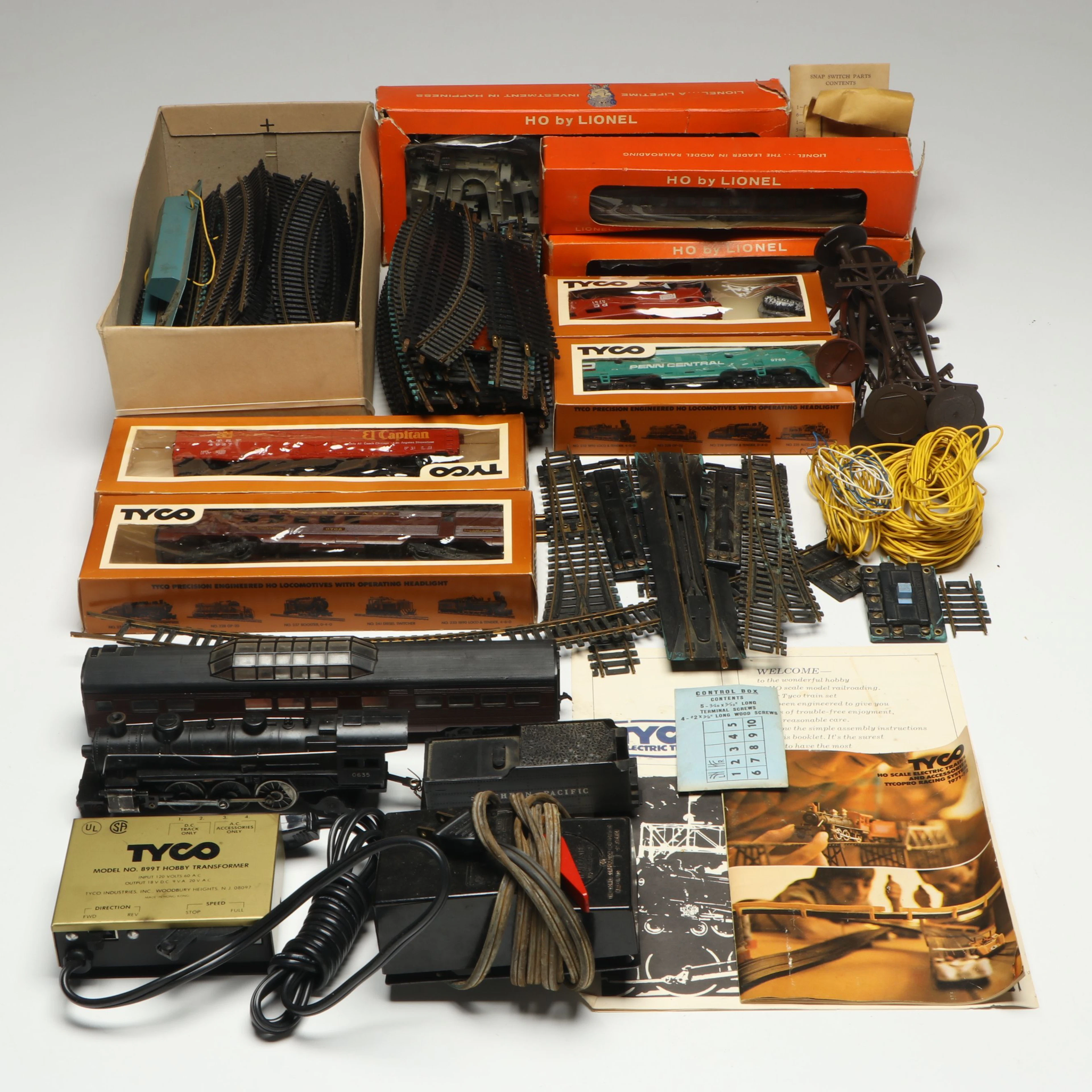 Lionel 0635 Steam Locomotive with More HO Scale Trains and Railroad Scenery