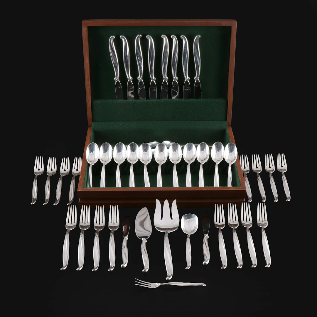 International "Swan Lake" Sterling Silver Flatware in Wooden Case, Late 20th C.