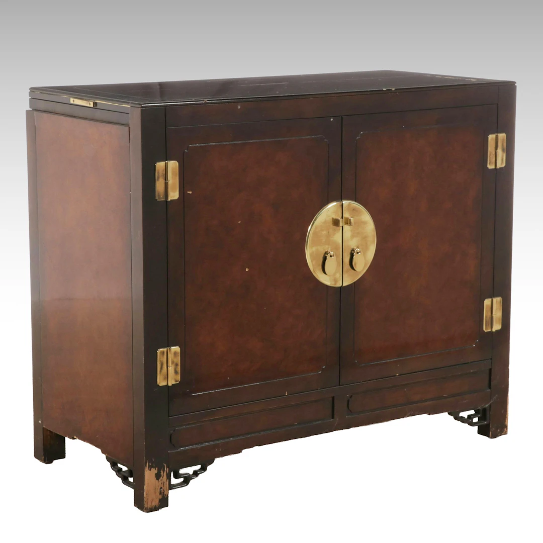 White Furniture Chinese Style Lacquered Wood Flip-Top Buffet