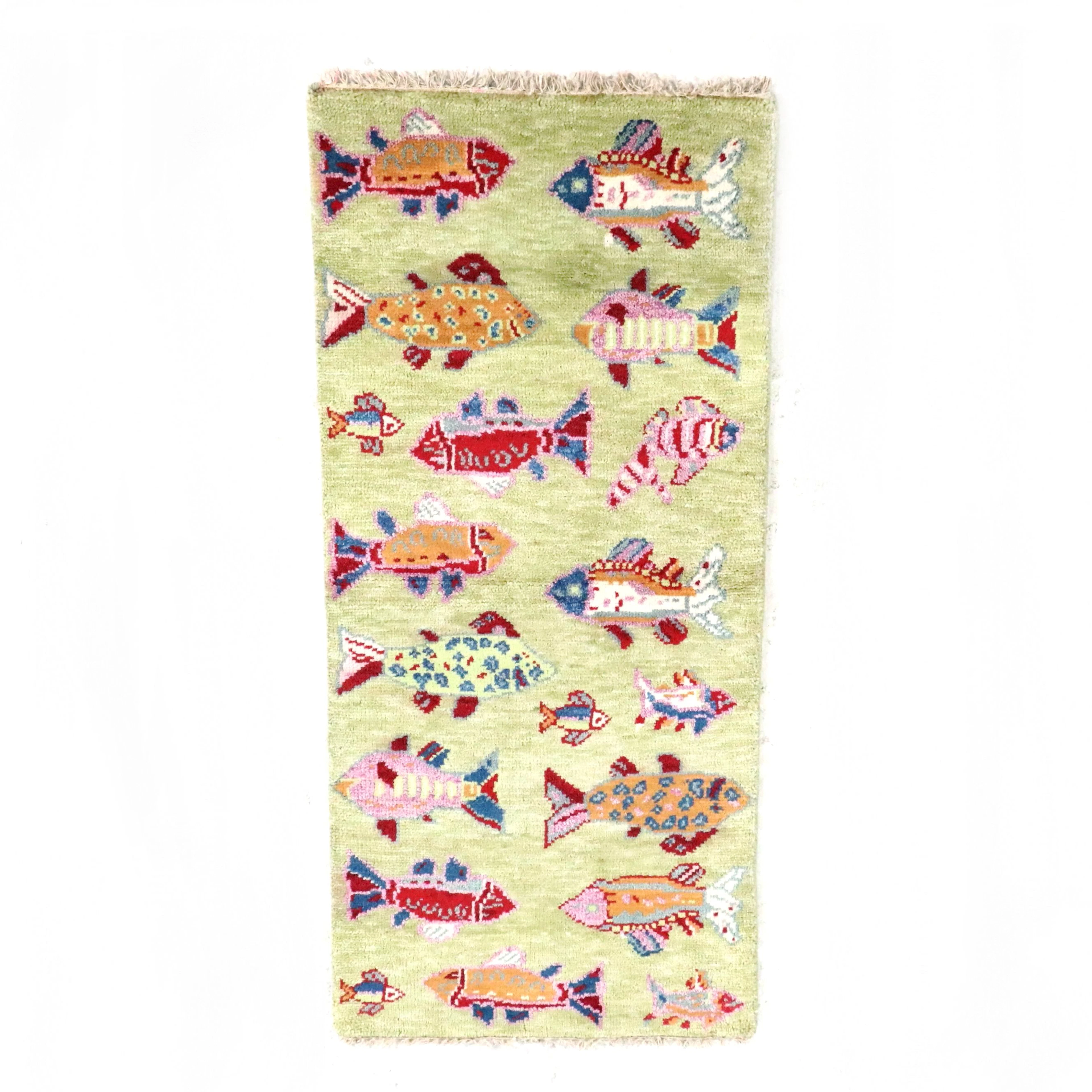 2'4 x 6' Hand-Knotted Pakistani Fish Motif Accent Rug