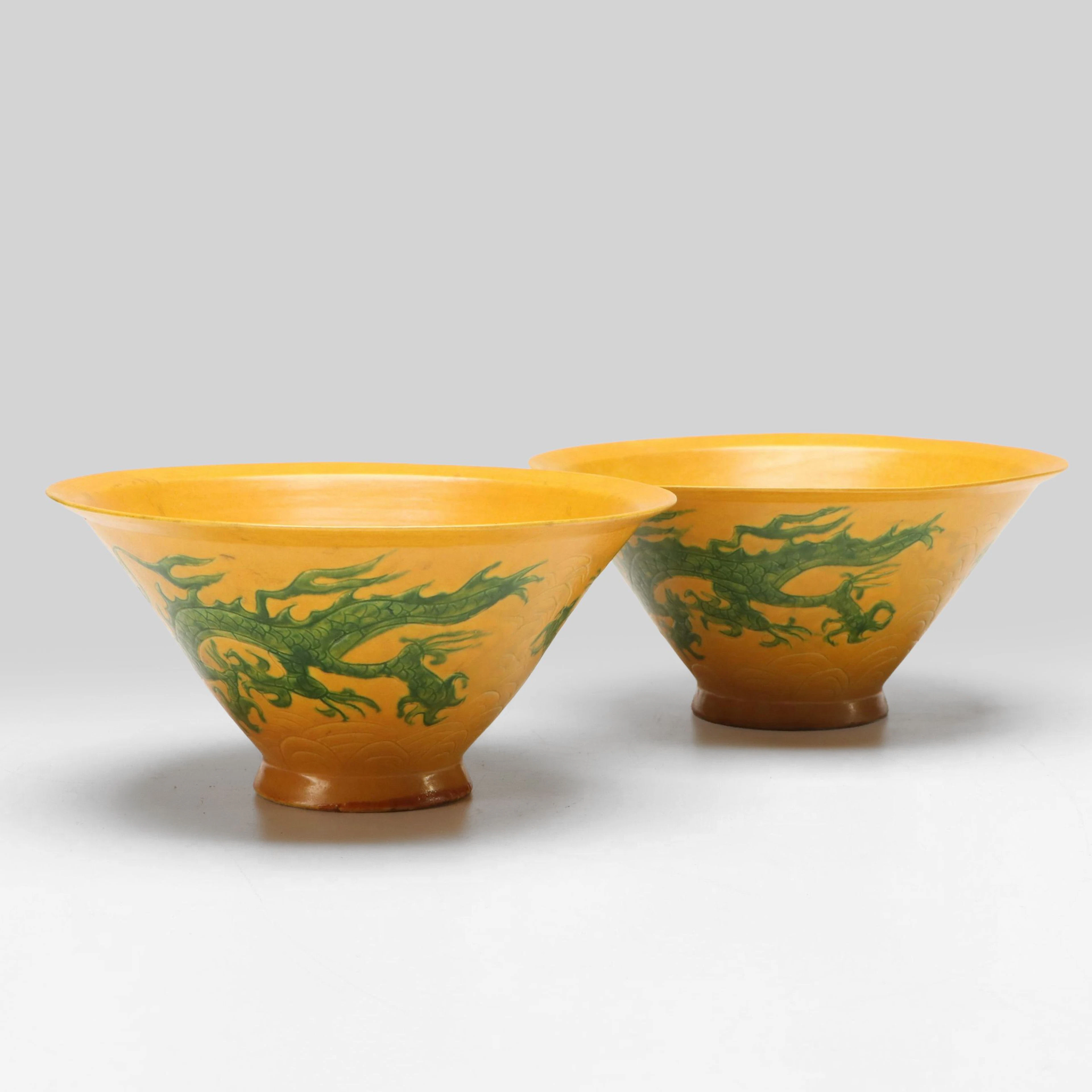 Ming Dynasty Style Dragon Motif Porcelain Bowls, Late 19th/Early 20th Century