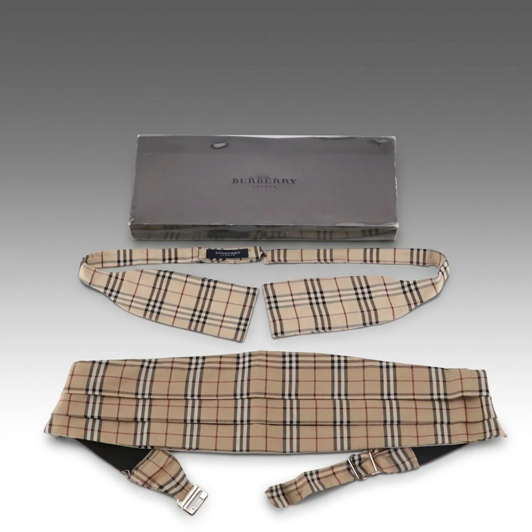Burberry Silk House Check Cummerbund and Bowtie Set in Packaging