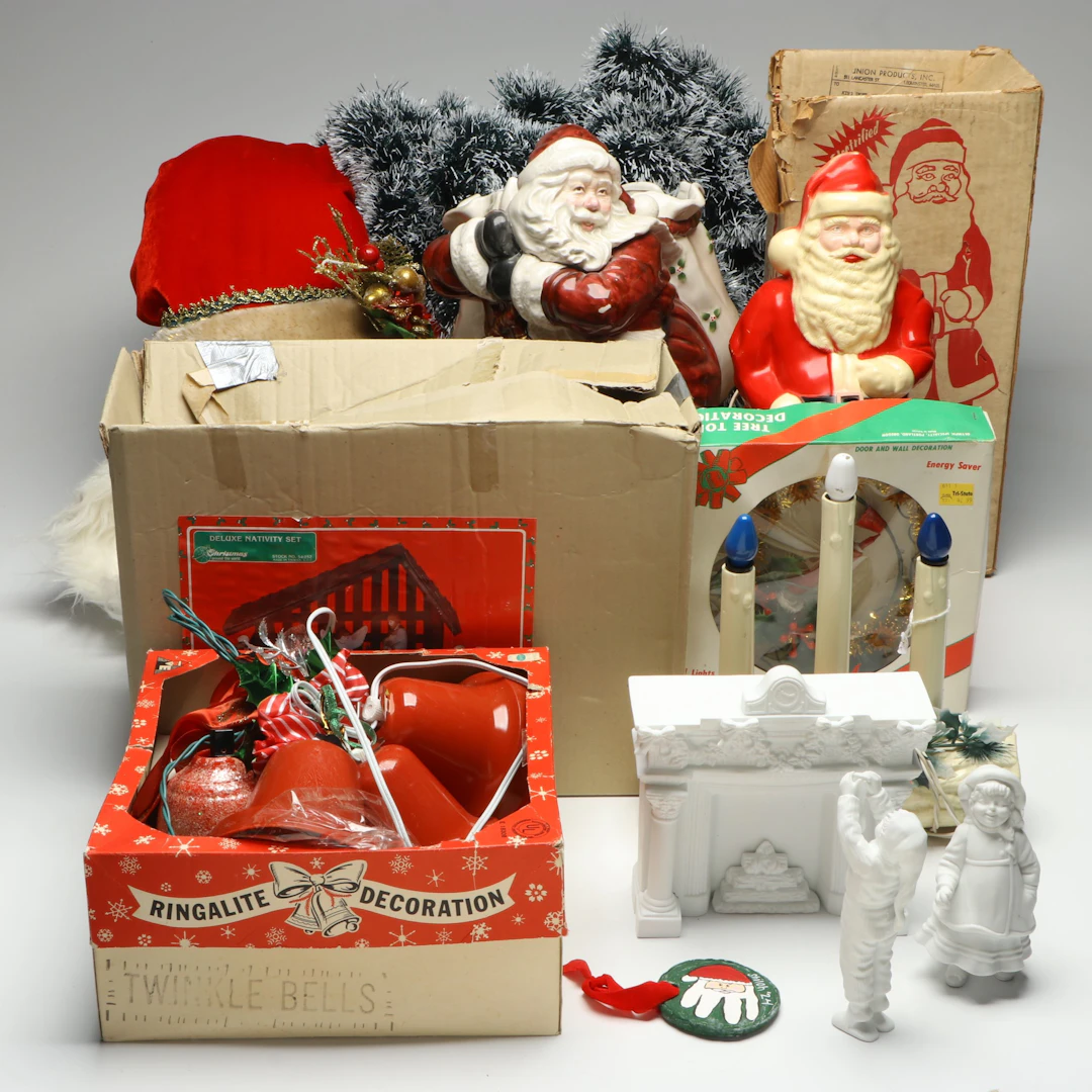 Ringalite Vintage Christmas Decorations with Santa Claus Figure and More Décor