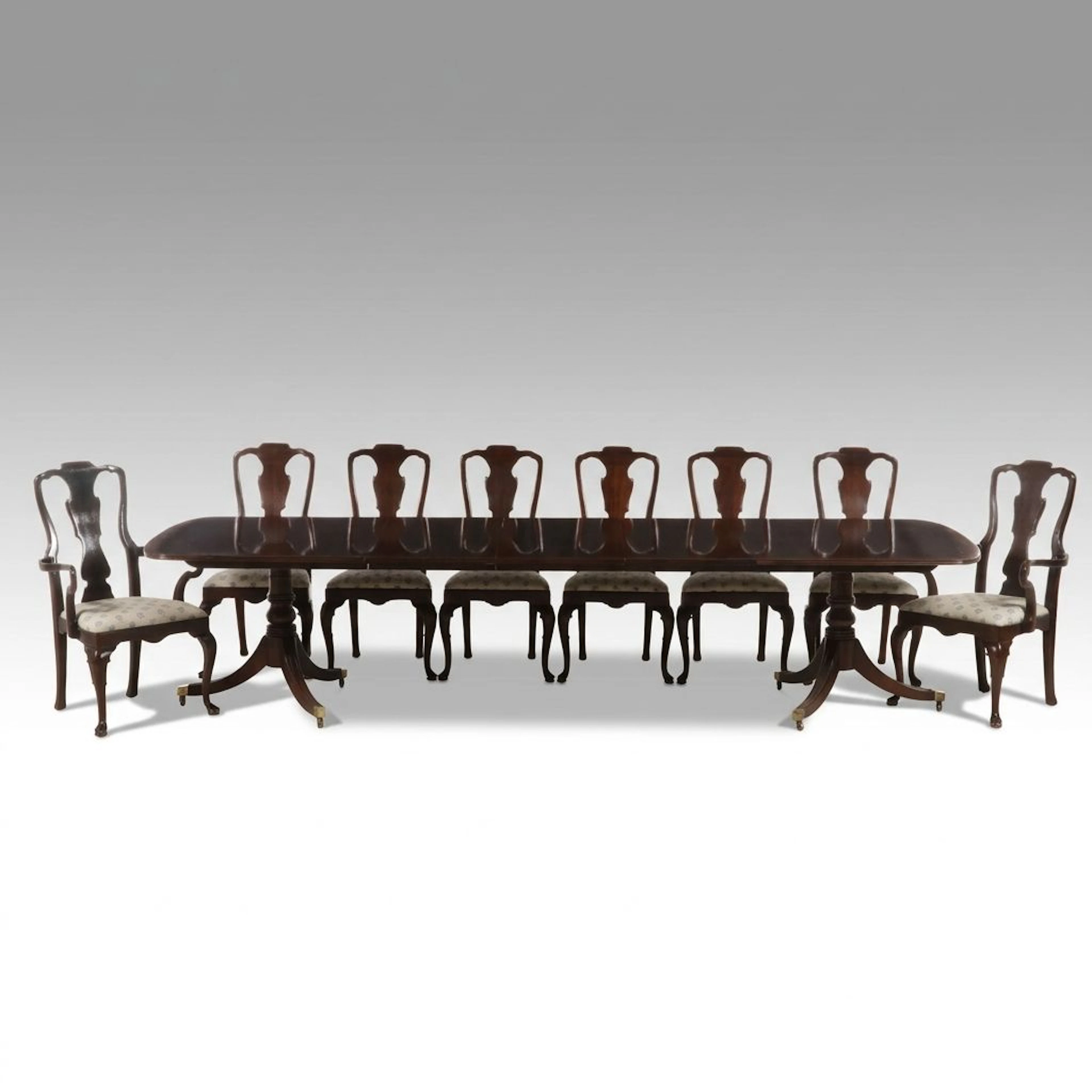 Henredon Banded Double Pedestal Dining Room Table with Eight Chairs