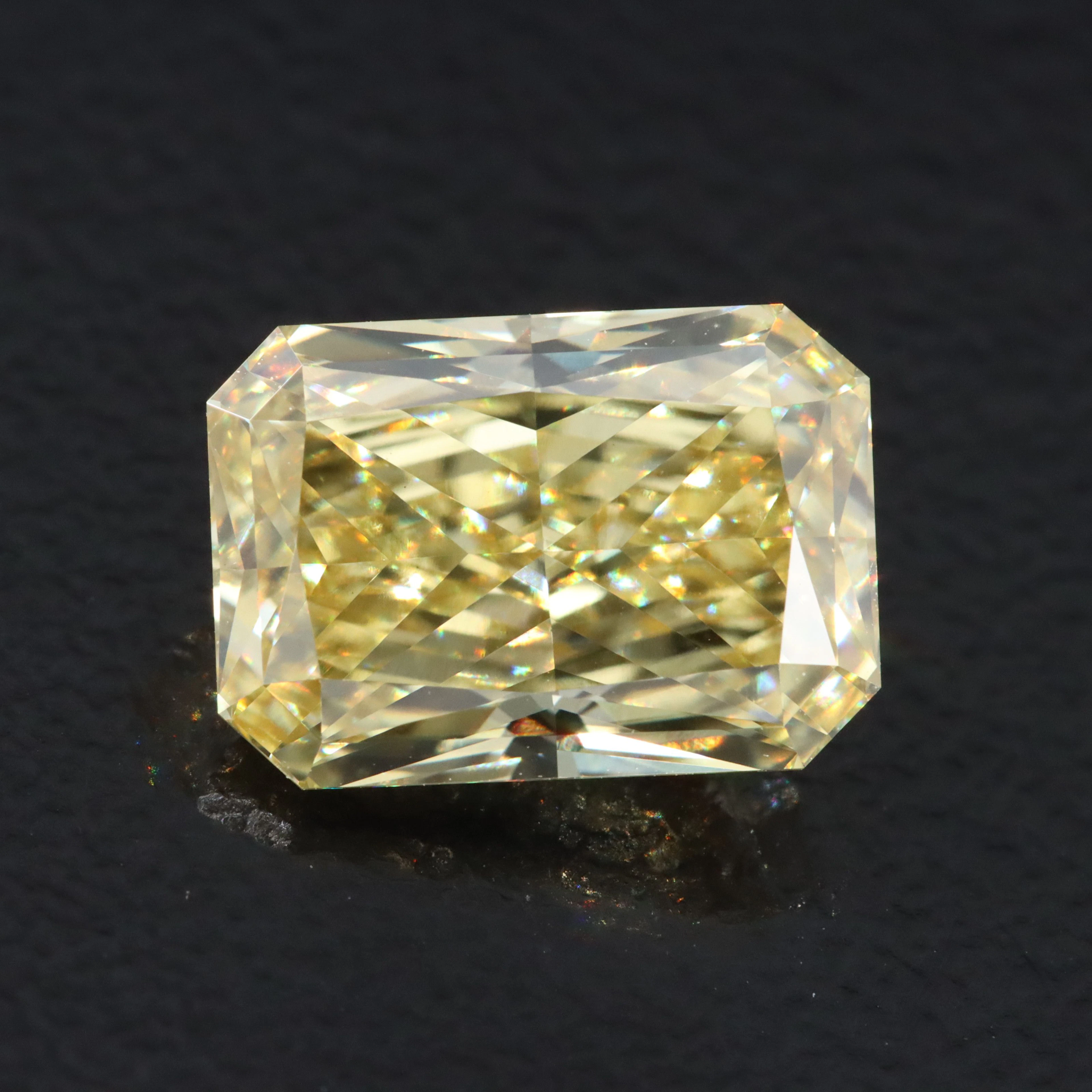 Loose 3.09 CT Lab Grown Fancy Vivid Yellow Diamond with IGI Report