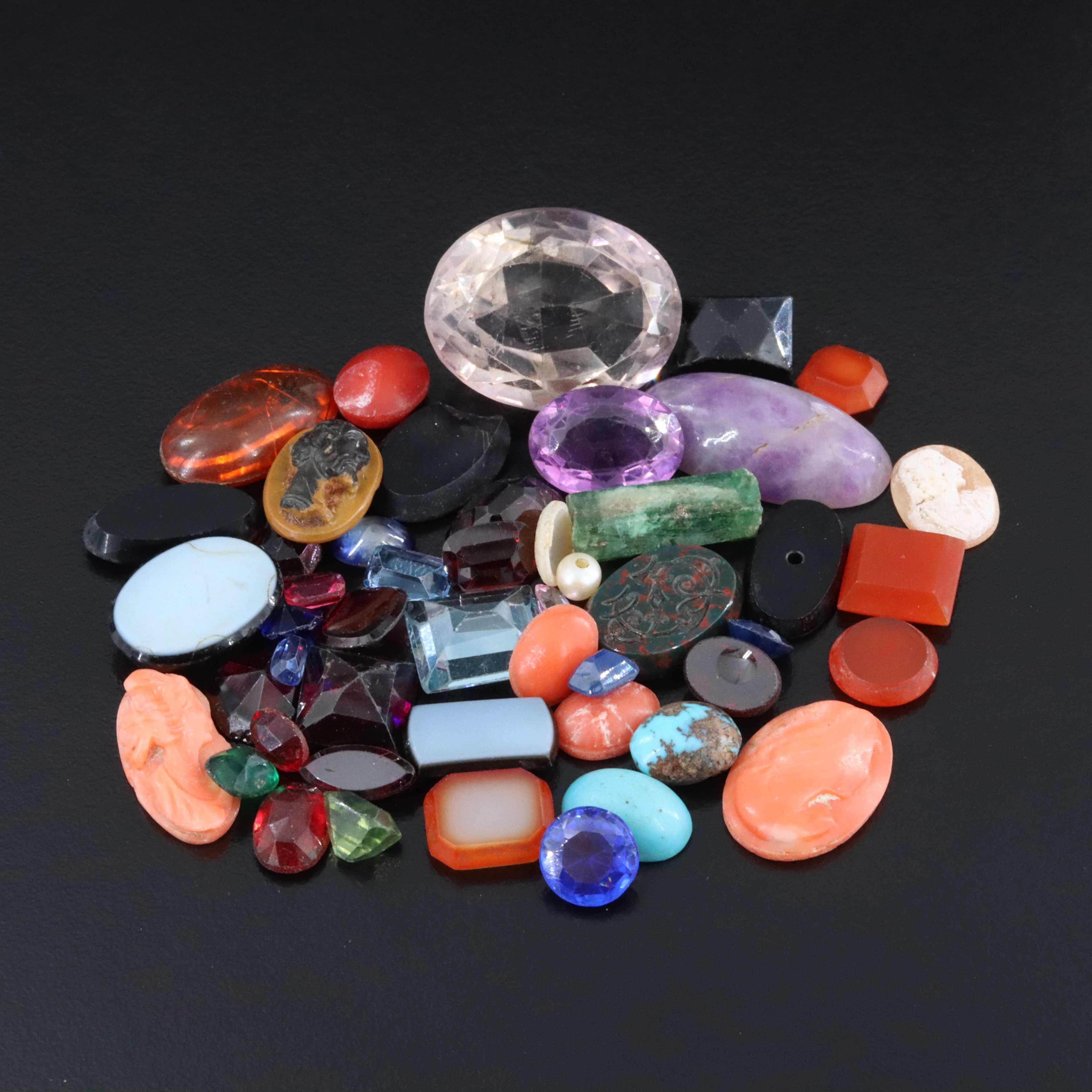 Loose Gemstone Lot Including Bloodstone, Coral and Garnet