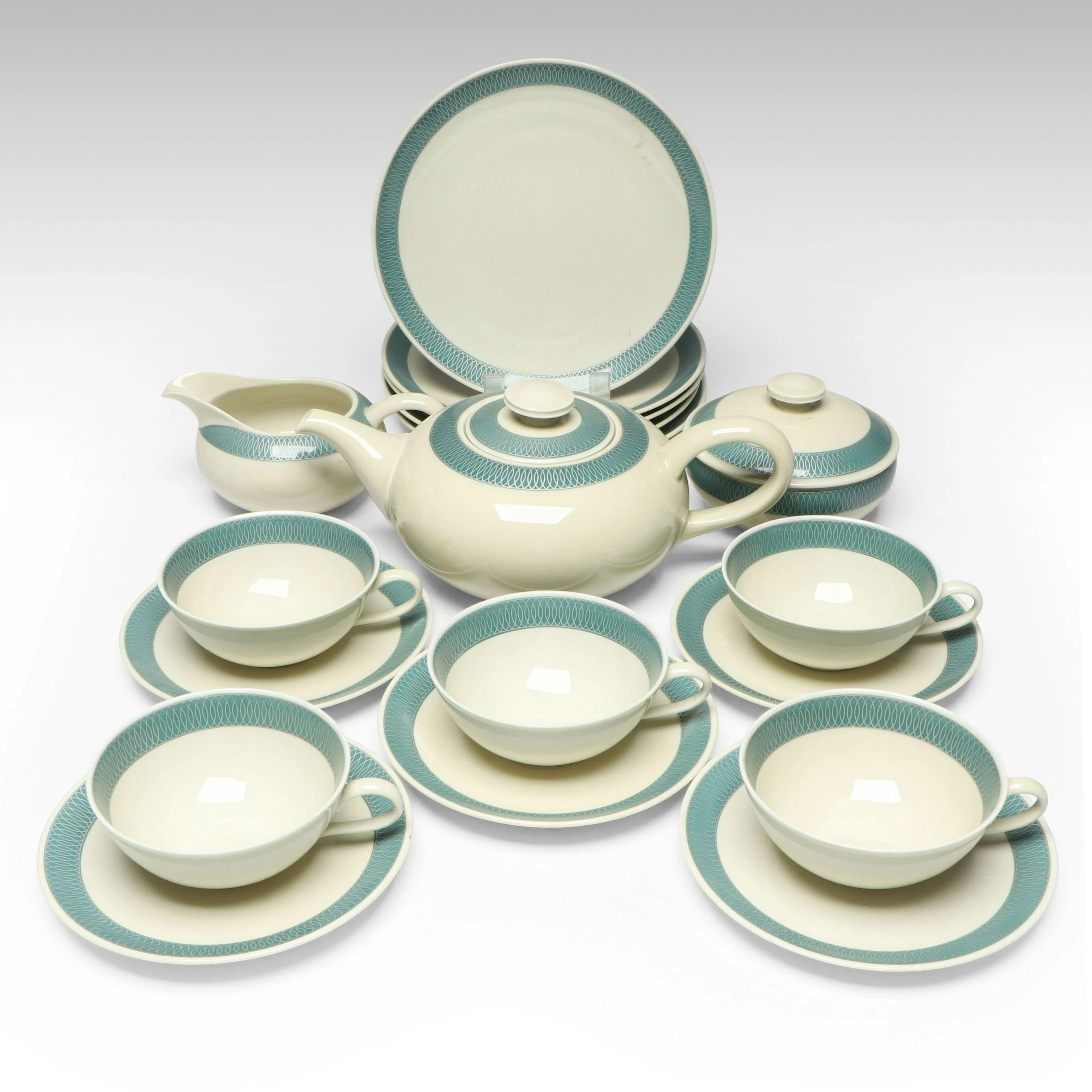Hutschenreuther German Porcelain Teapot and Dinnerware, 20th Century