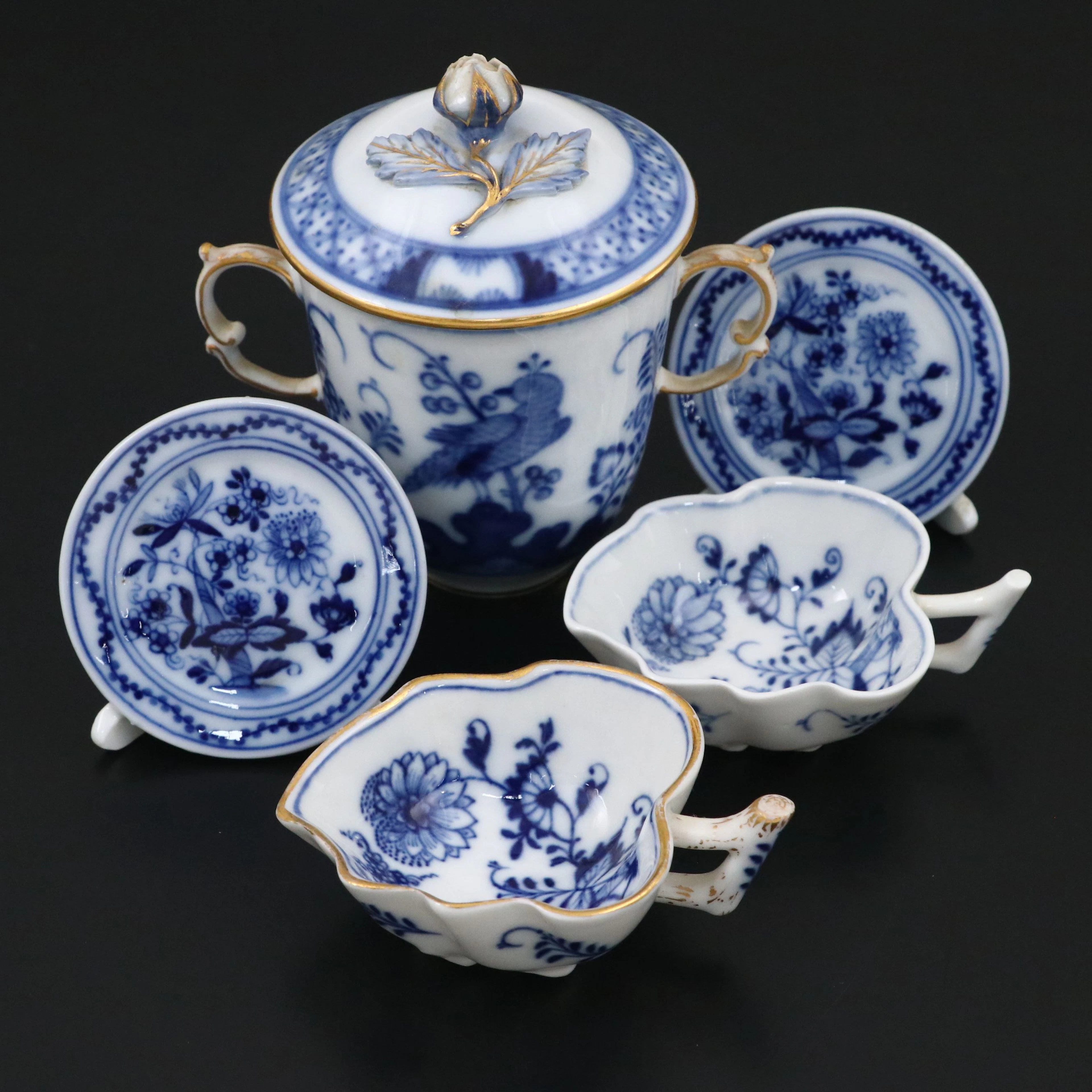 Meissen "Blue Onion" Porcelain Trembleuse Chocolate Cup, Leaf Dishes