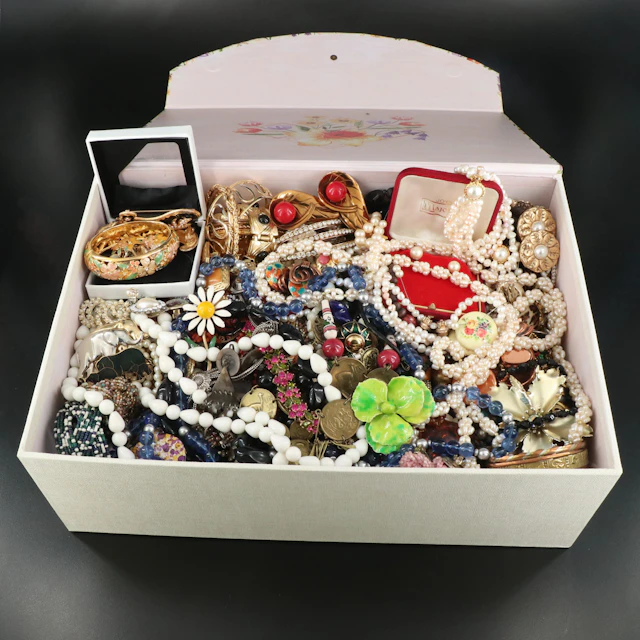 Uncommon Discoveries: Jewelry Collection