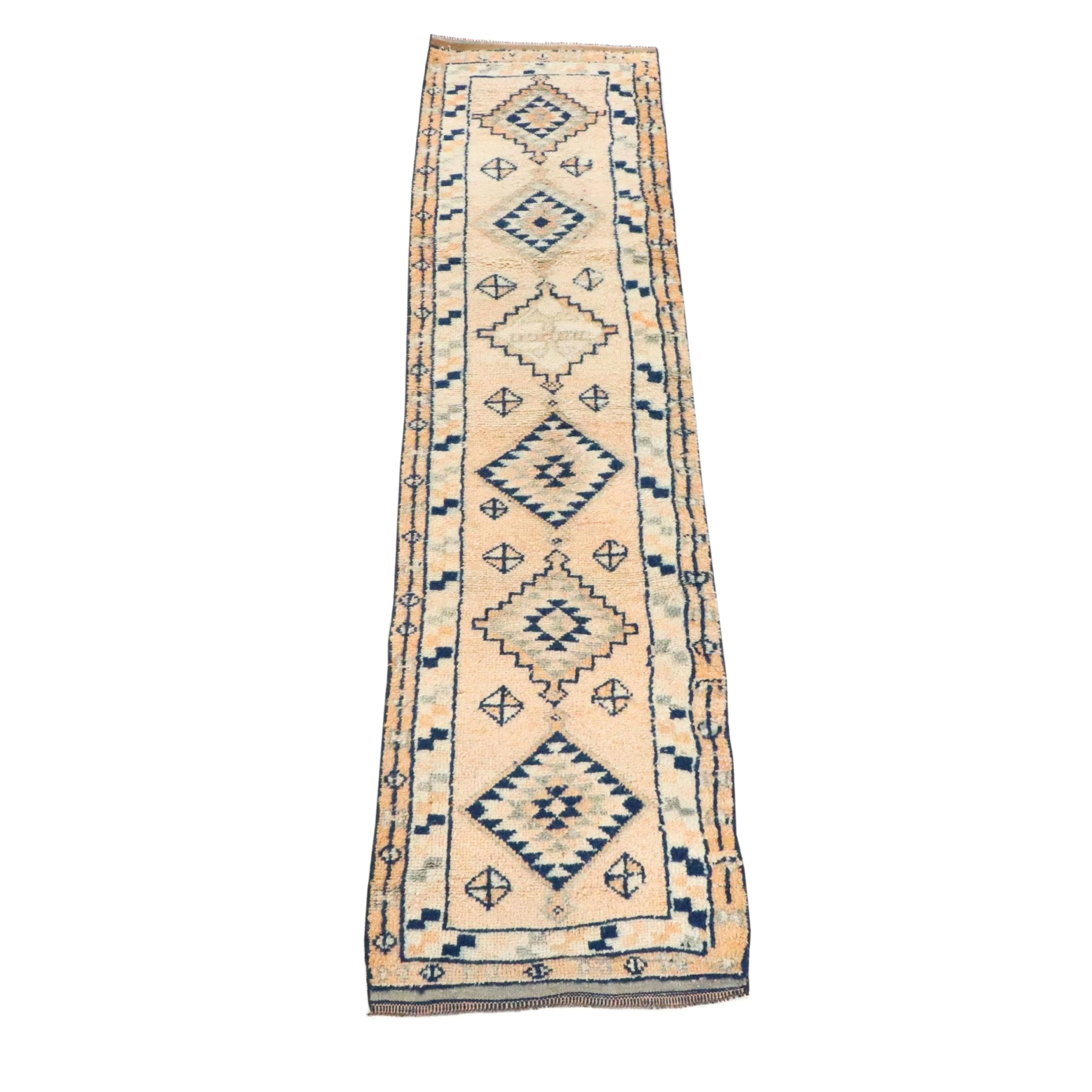 2'9 x 11'8 Hand-Knotted Turkish Anatolian Carpet Runner