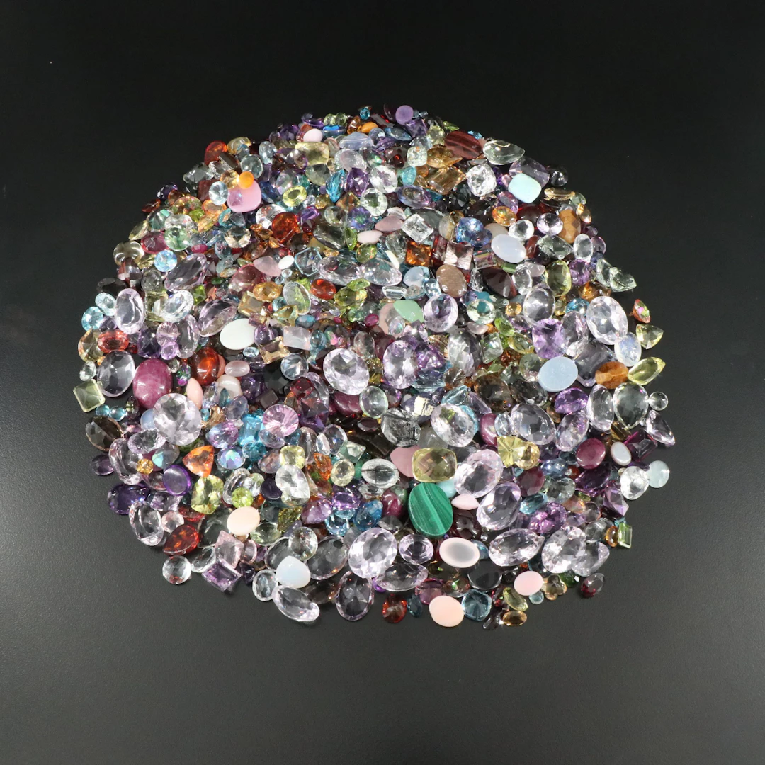Loose 2,666.50 CTW Gem Collection Featuring Ruby, Amethyst and Rainbow