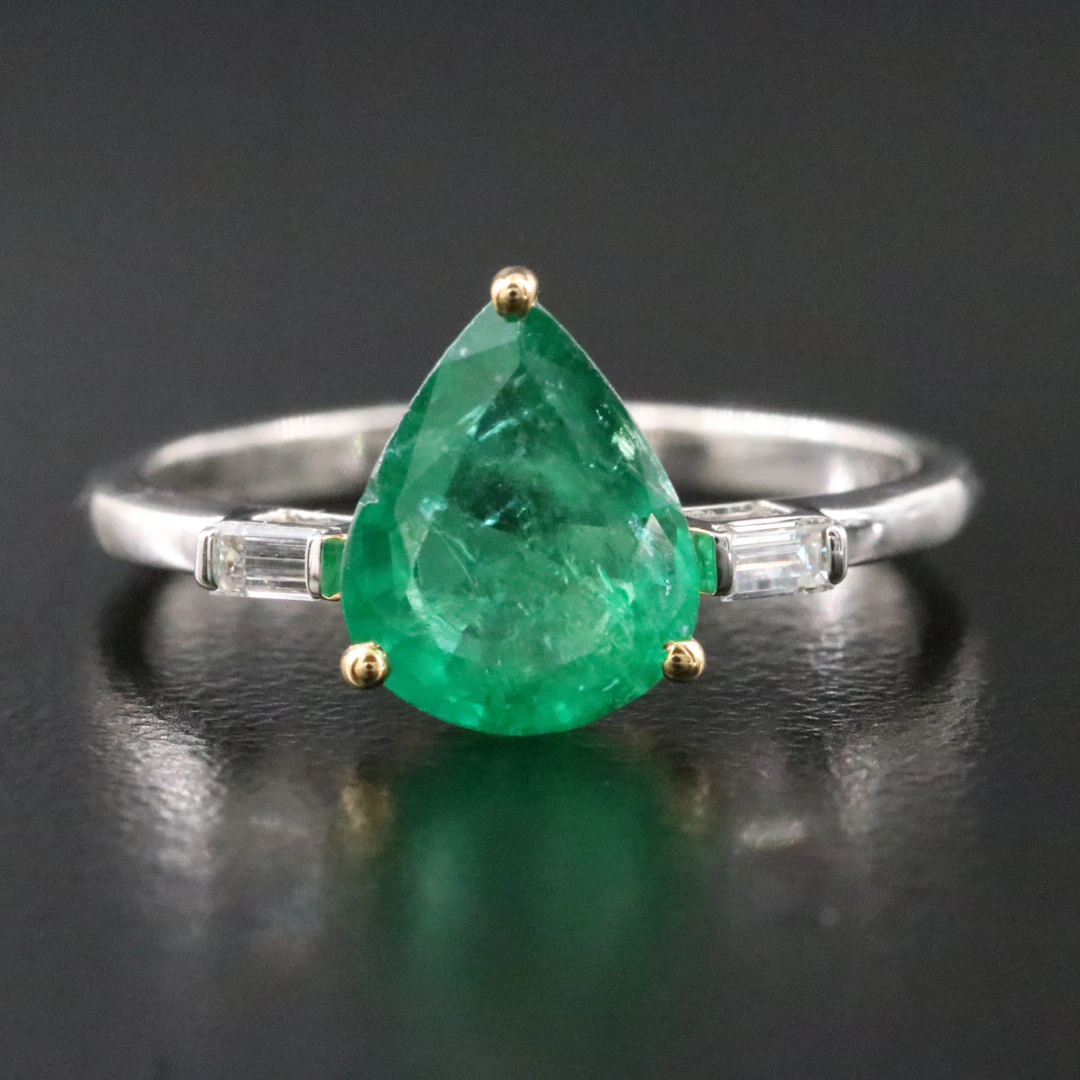 14K 1.46 CT Emerald Ring with Diamond Accents