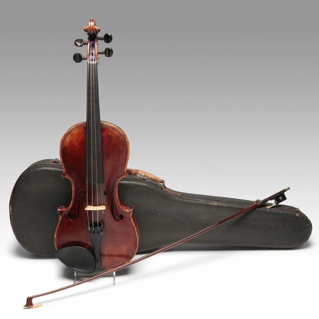 4/4 Violin with Bow and Case