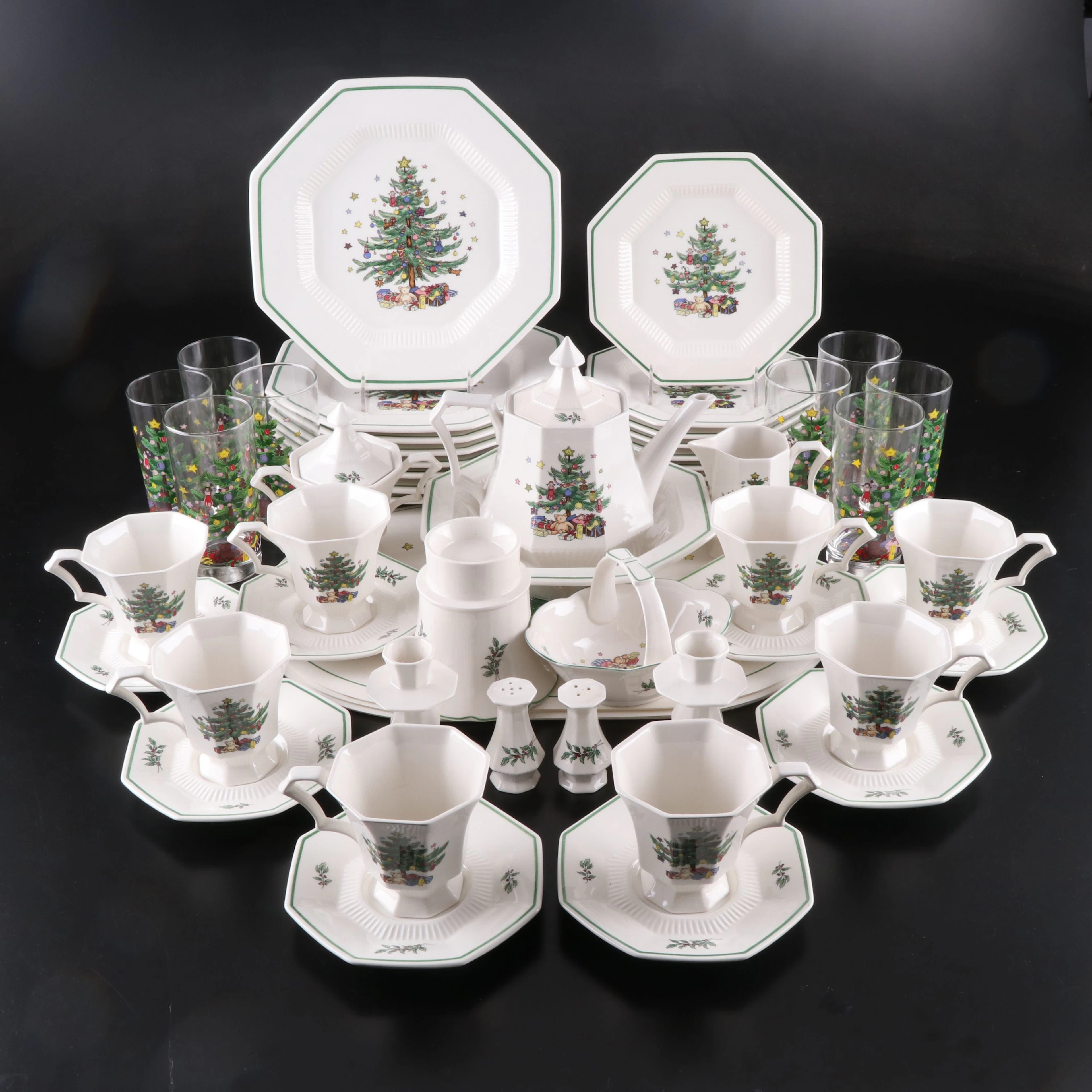 Nikko Classic Collection Christmas Dinnerware