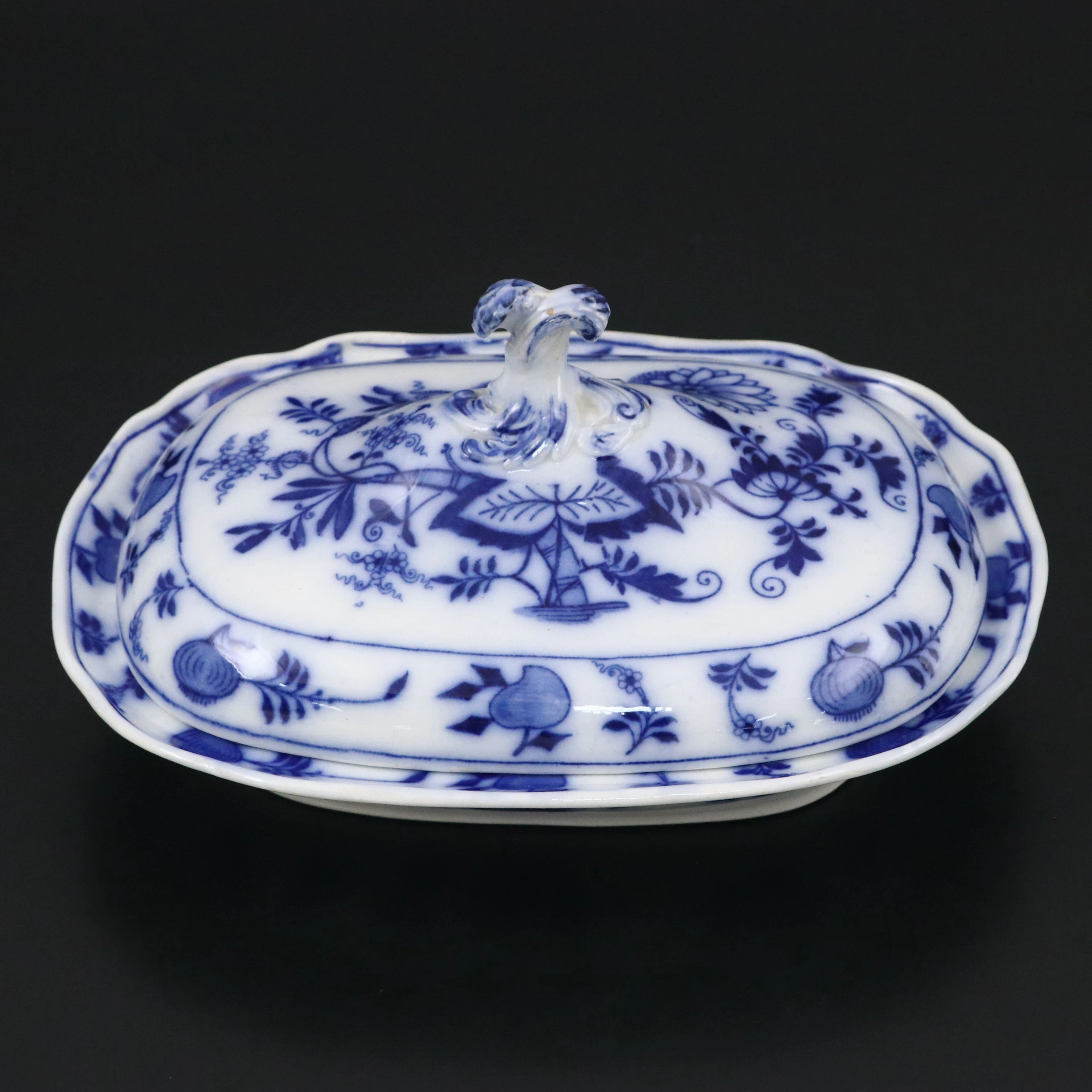 Antique English Meissen Style "Blue Onion" Earthenware Tureen, Late