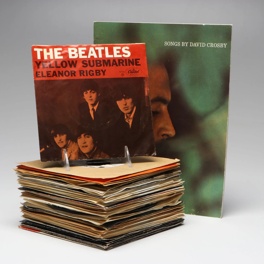 The Beatles, Jefferson Airplane, Fleetwood Mac and More 7" Vinyl Records