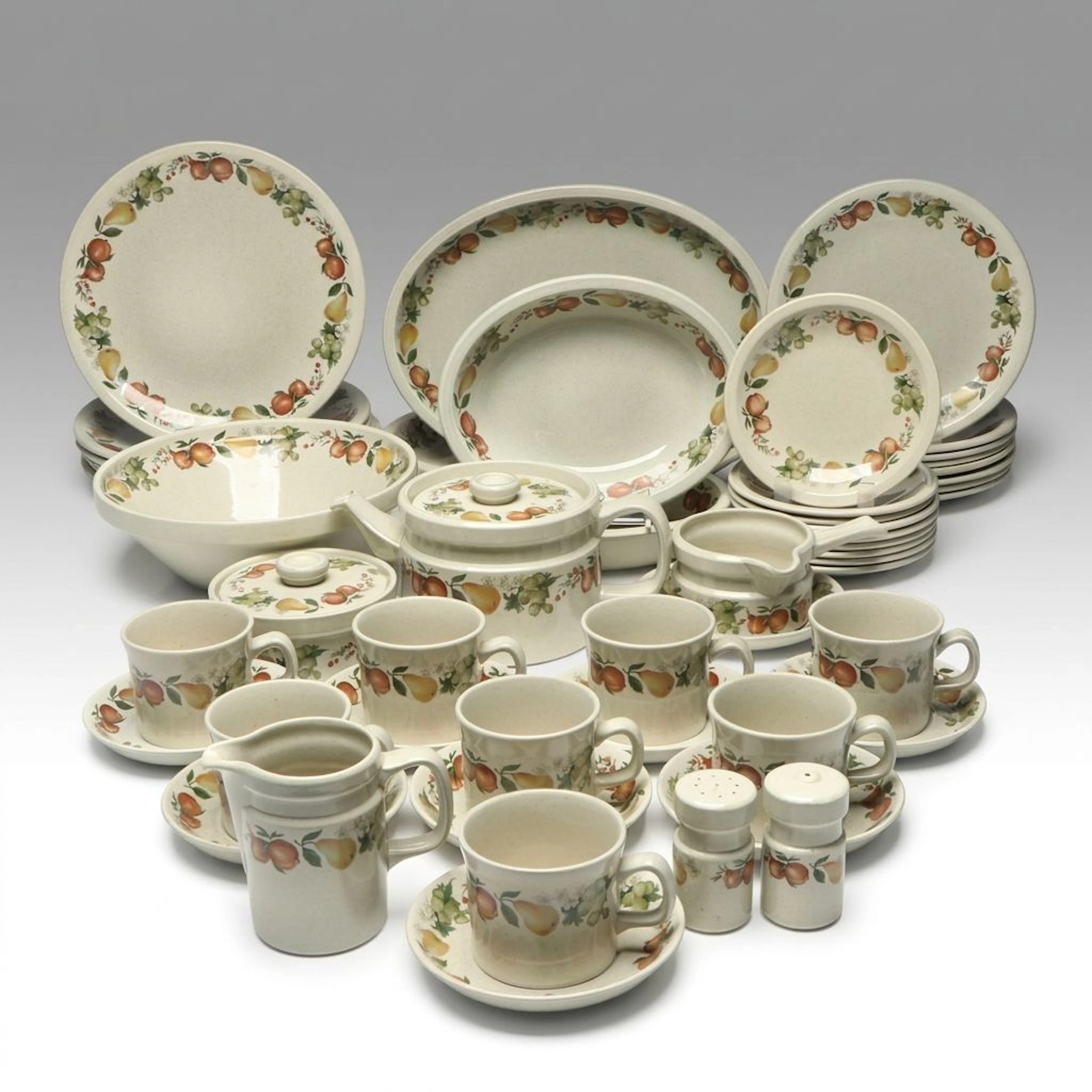 Wedgwood "Quince" Ceramic Dinnerware and Serving Pieces, 1969-1986