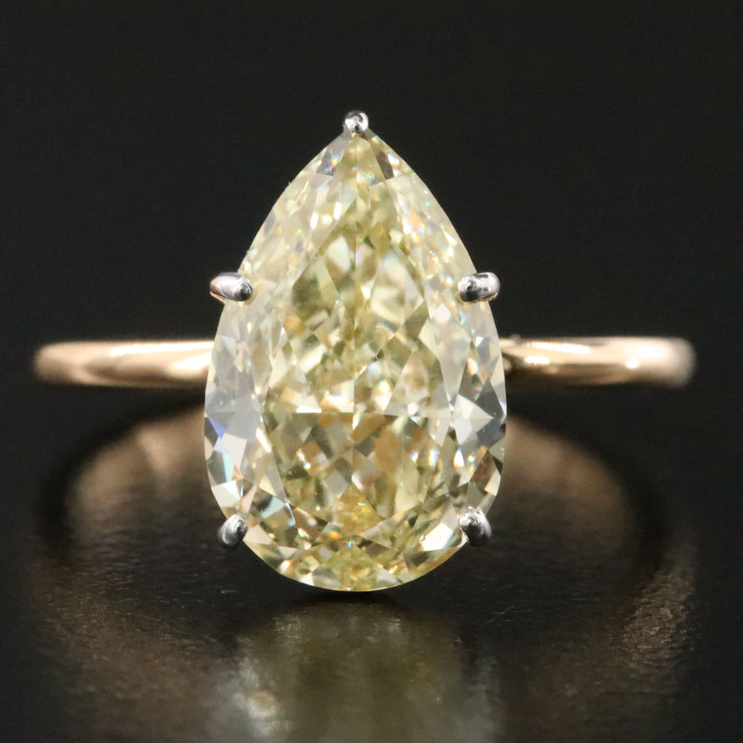 18K 4.00 CT Lab Grown Fancy Light Yellow Diamond Ring with IGI Report