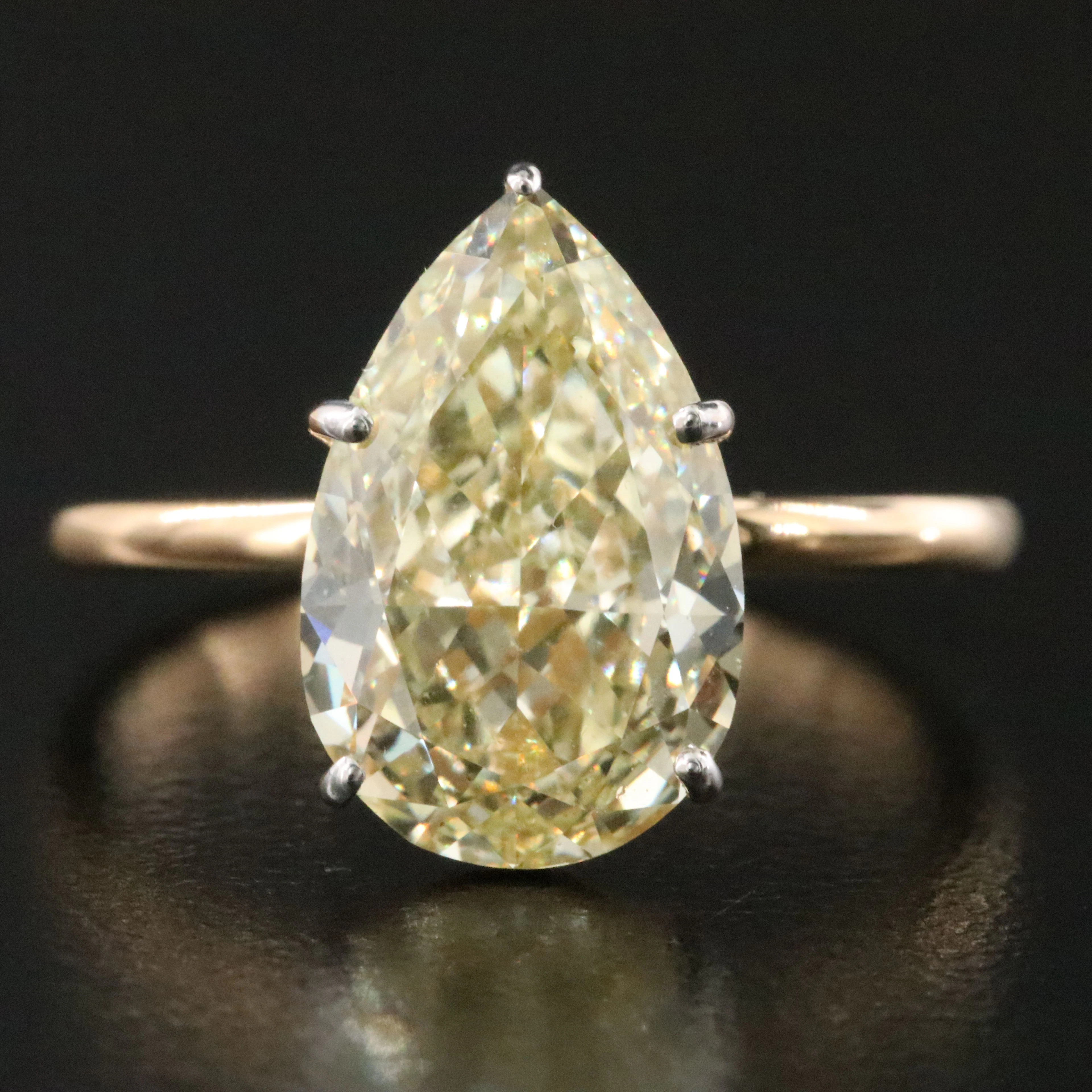 18K 4.00 CT Lab Grown Fancy Light Yellow Diamond Ring with IGI Report
