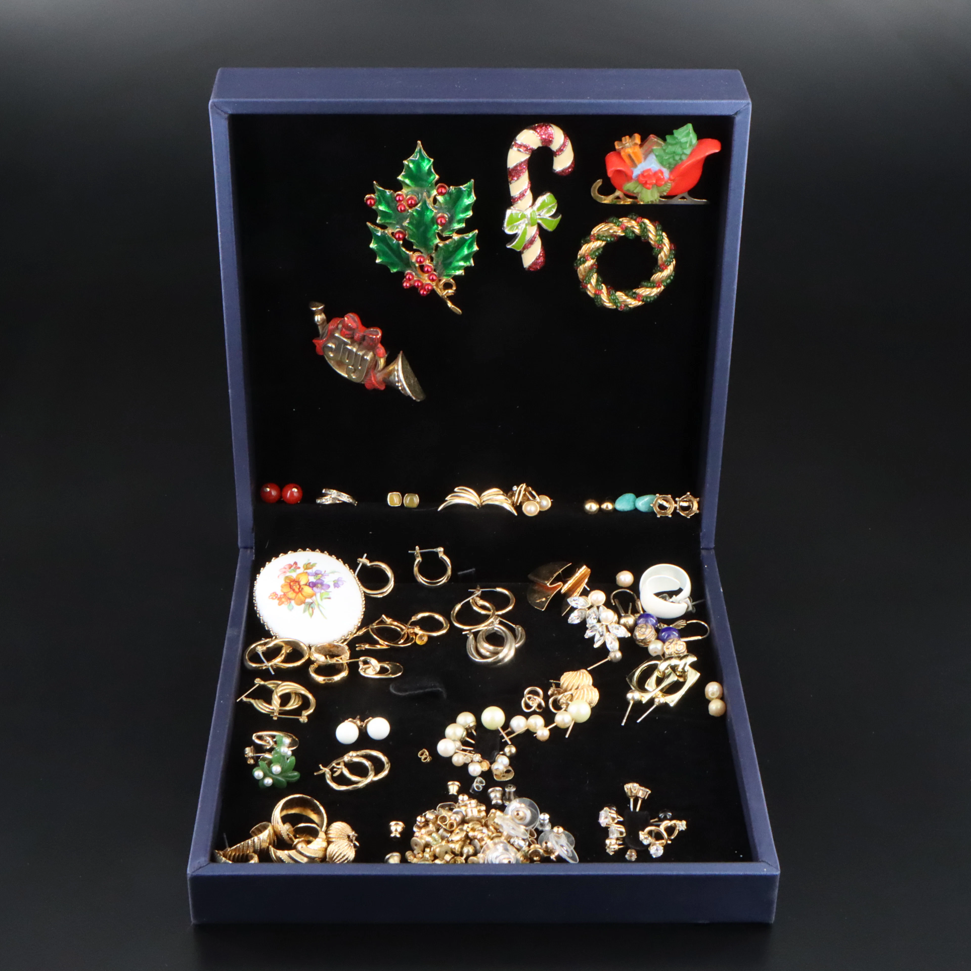 Uncommon Discoveries: Jewelry Collection