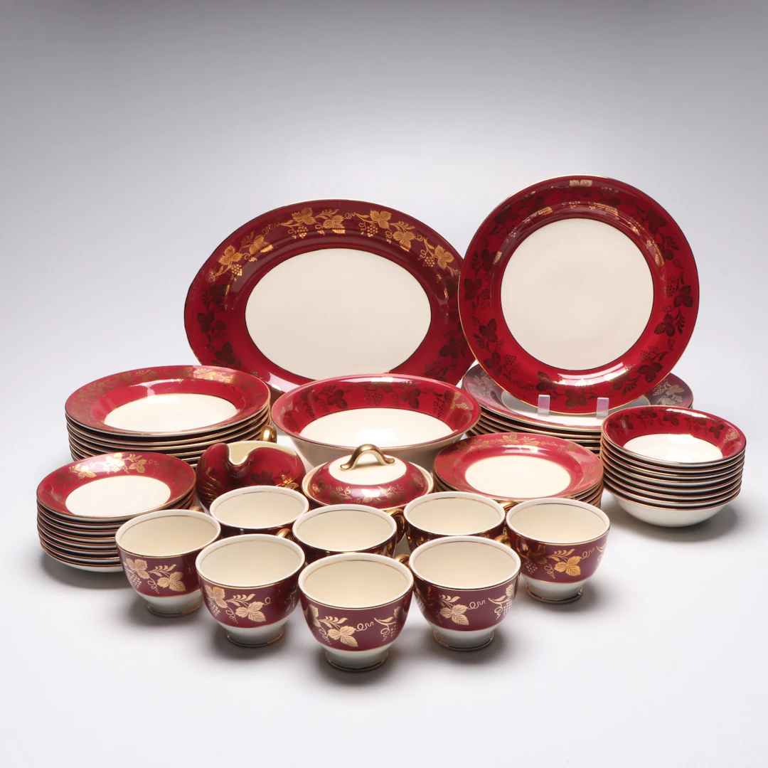 Homer Laughlin Gilt Ceramic Dinnerware and Serving Pieces, Mid-20th C.