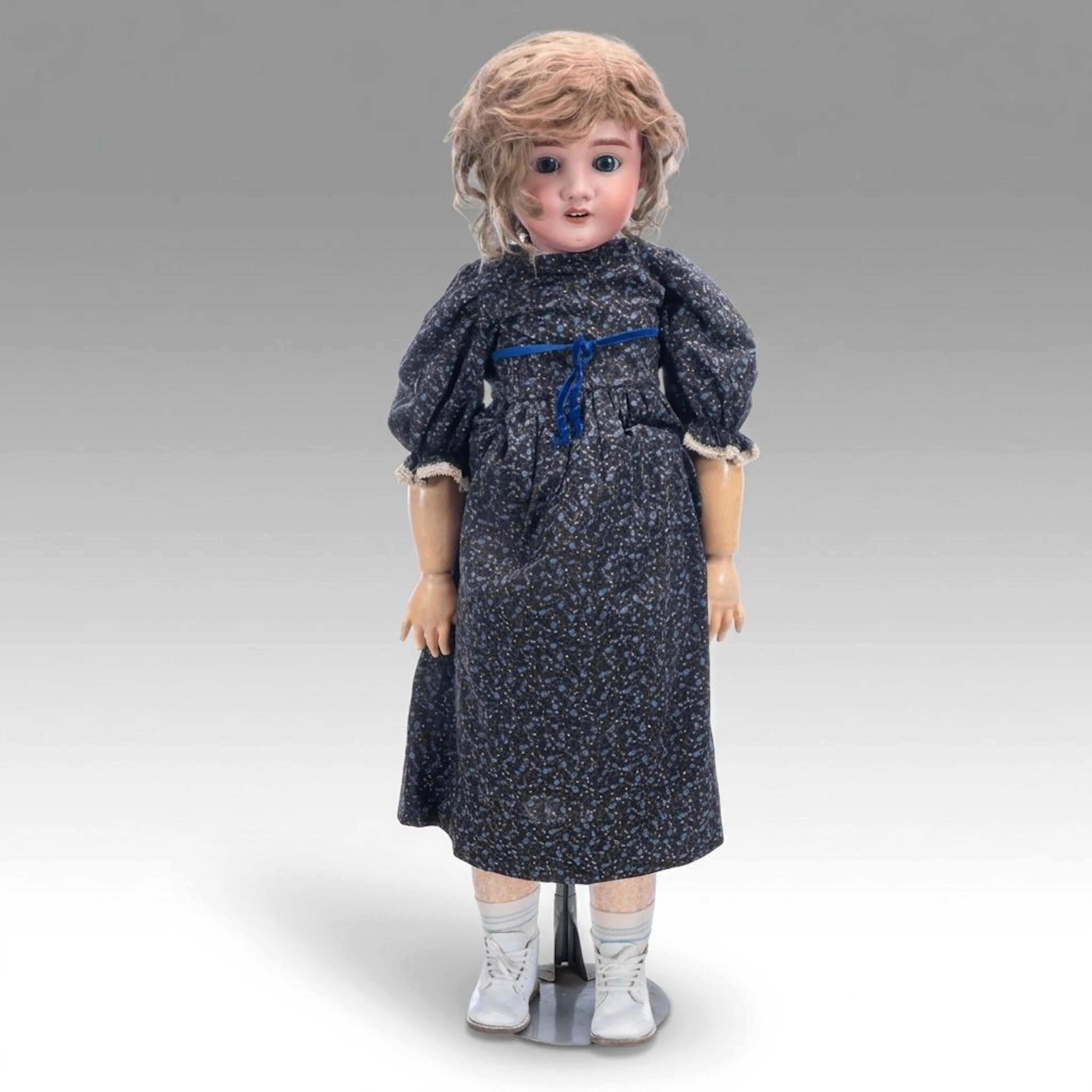 Schoenau & Hoffmeister Porcelain Face Doll, 1906