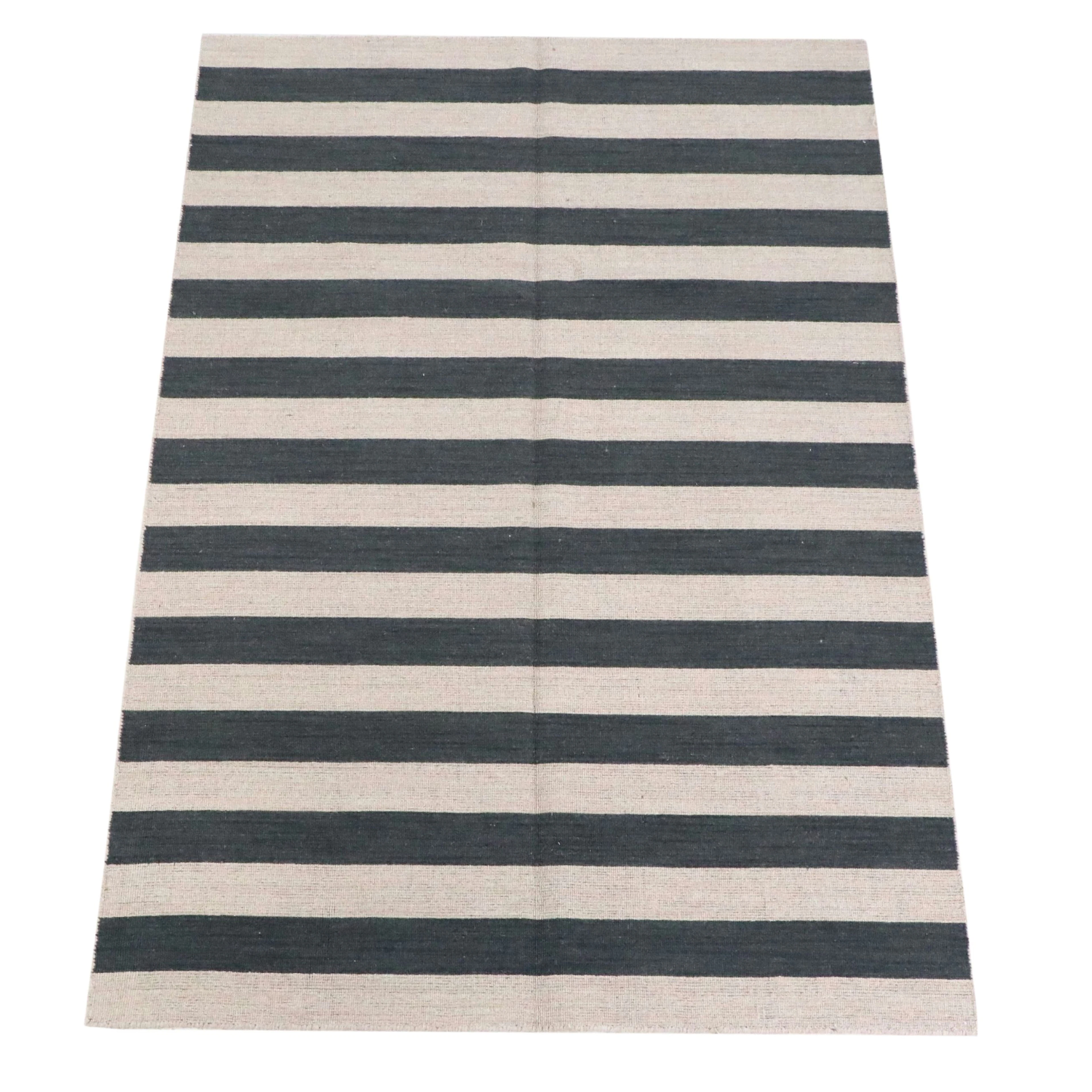 5'5 x 8'1 Handwoven Indian Area Rug