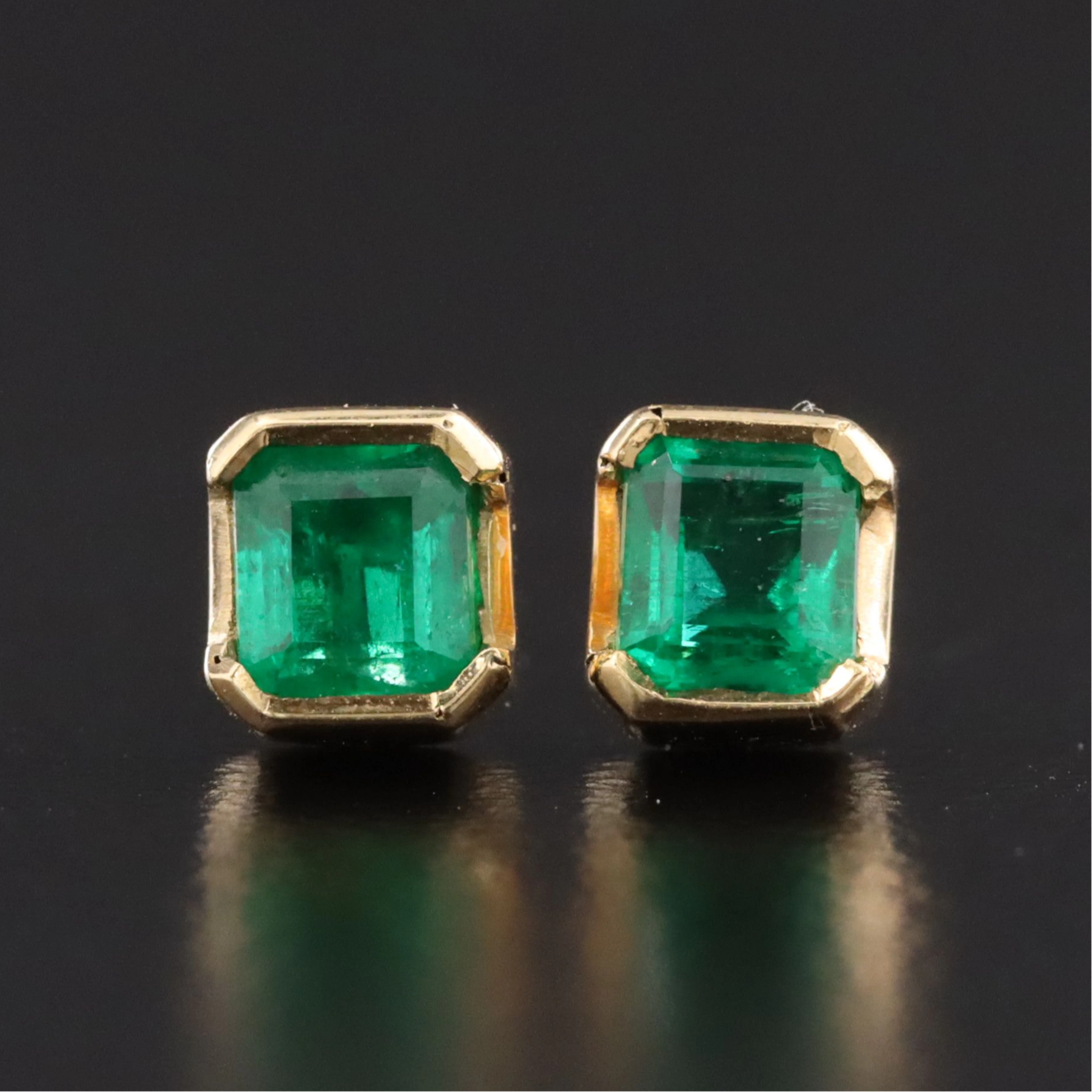 18K Emerald Stud Earrings