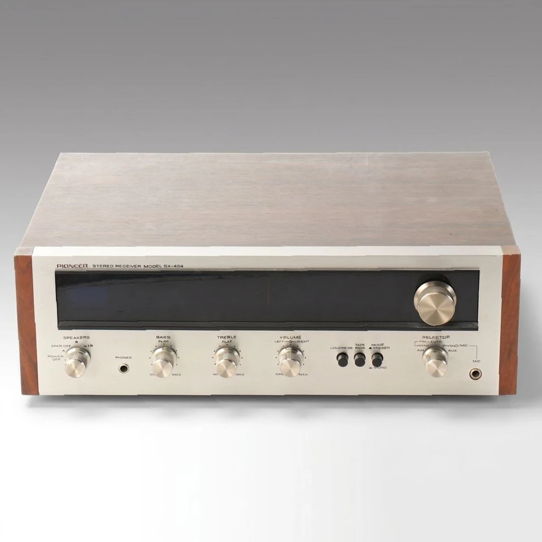 Pioneer SX-424 Walnut Case and Steel Stereo Receiver