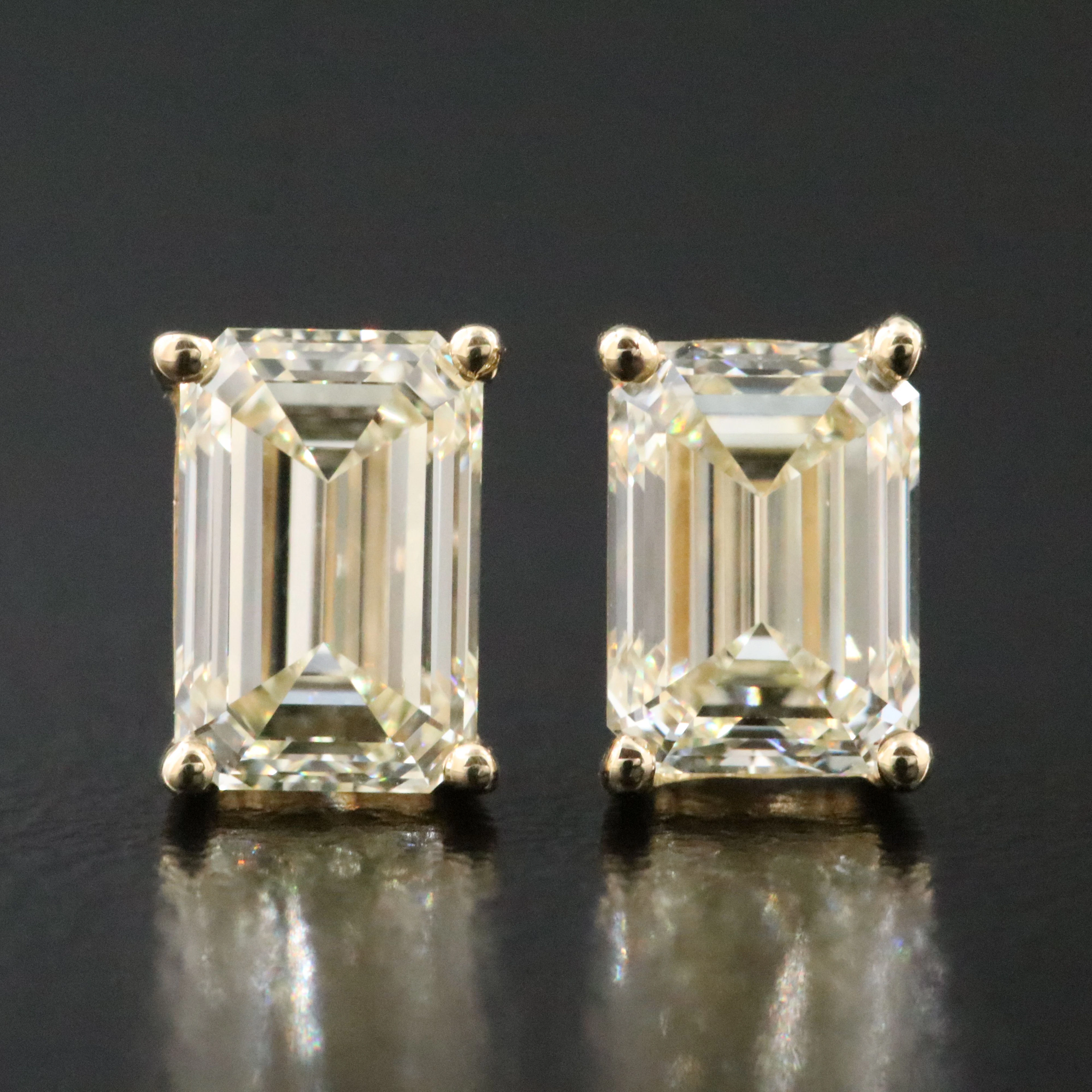 14K 2.00 CTW Diamond Stud Earrings