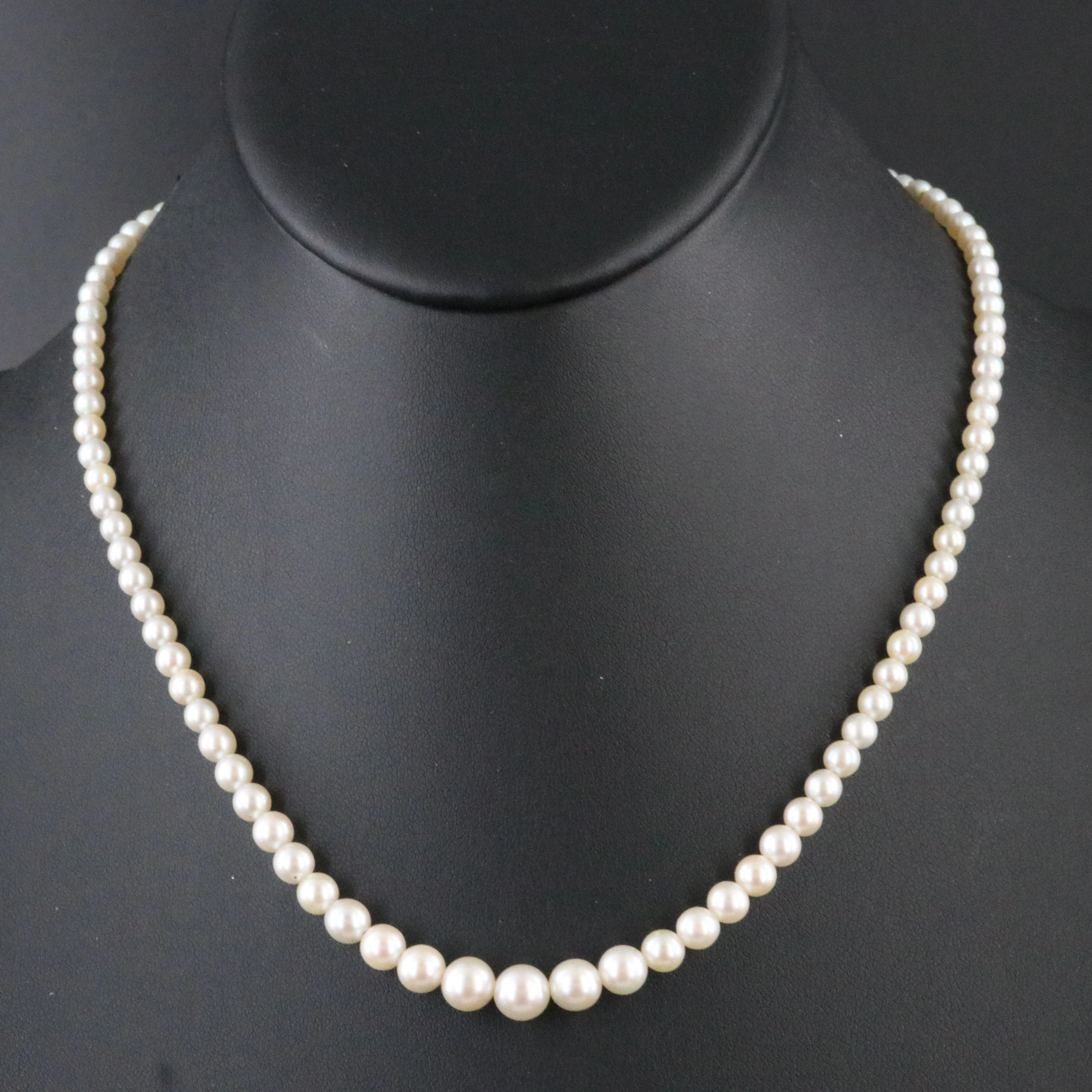 Graduated Pearl Necklace with 10K Clasp