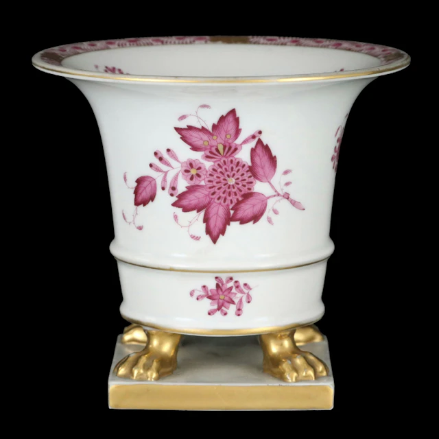 Herend Raspberry "Chinese Bouquet" Porcelain Urn Vase with Claw Feet, 1939