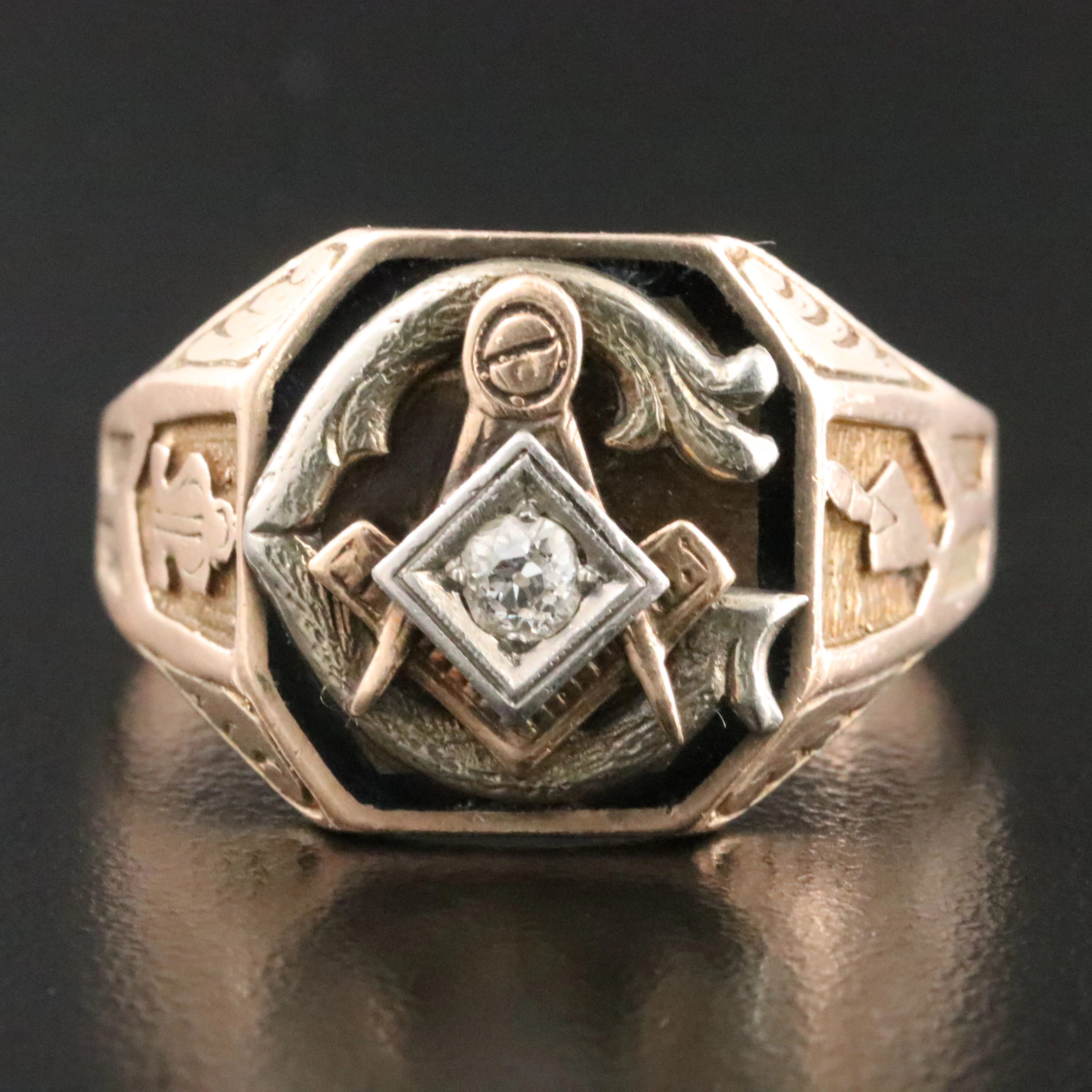 Vintage 10K 0.12 CT Diamond Masonic Ring