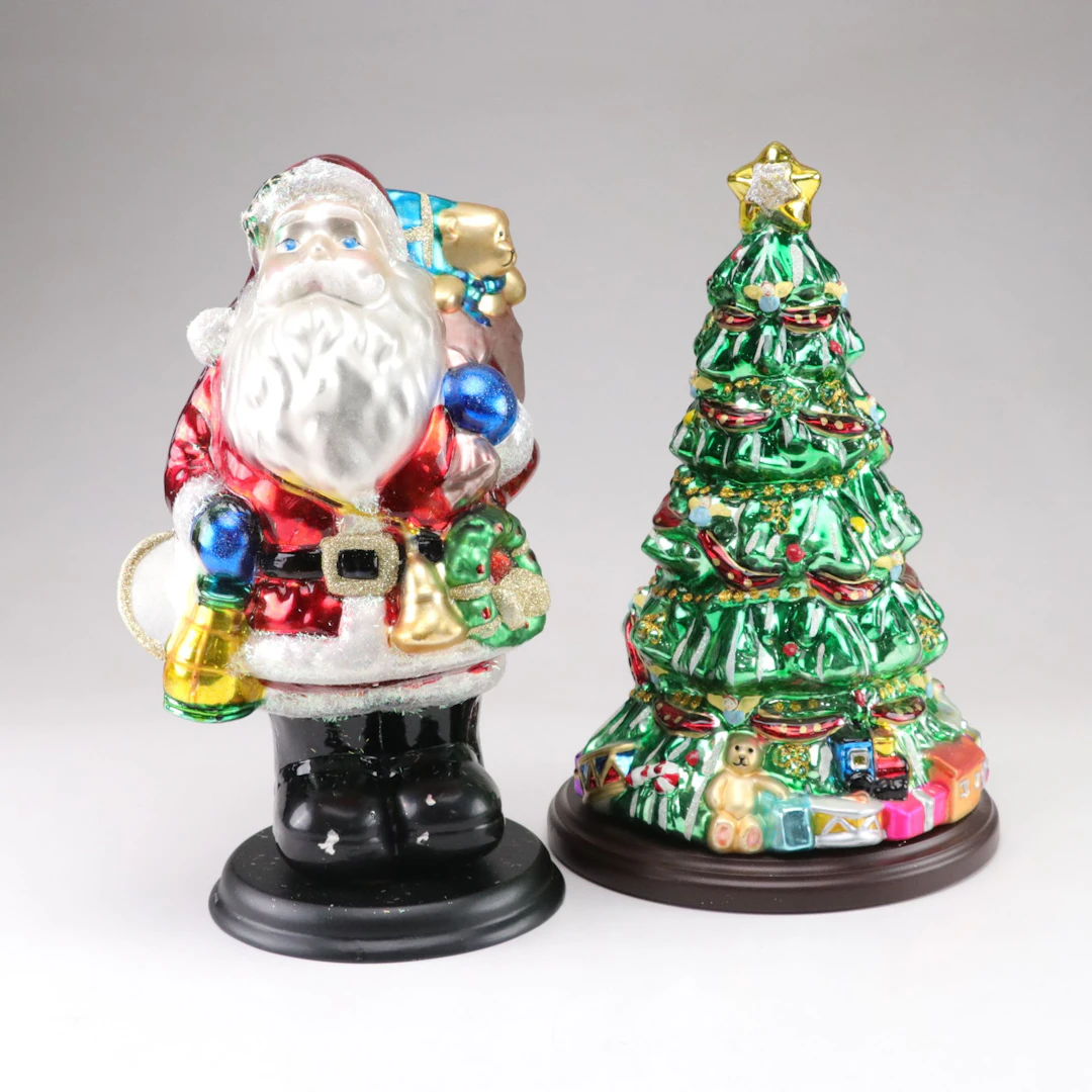 Thomas Pacconi Santa Claus and Christmas Tree
