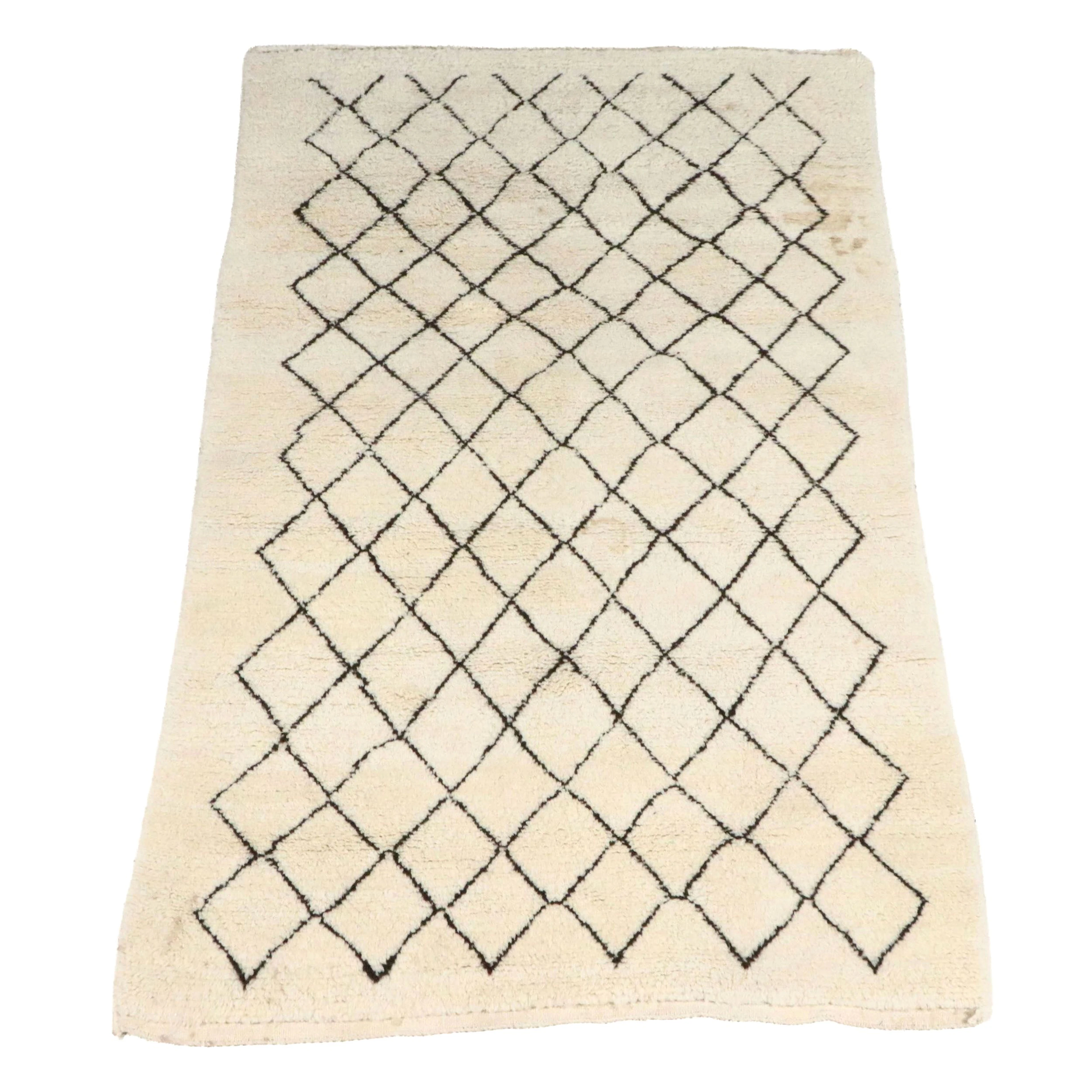 4'8 x 8' Hand-Knotted Moroccan Berber Area Rug