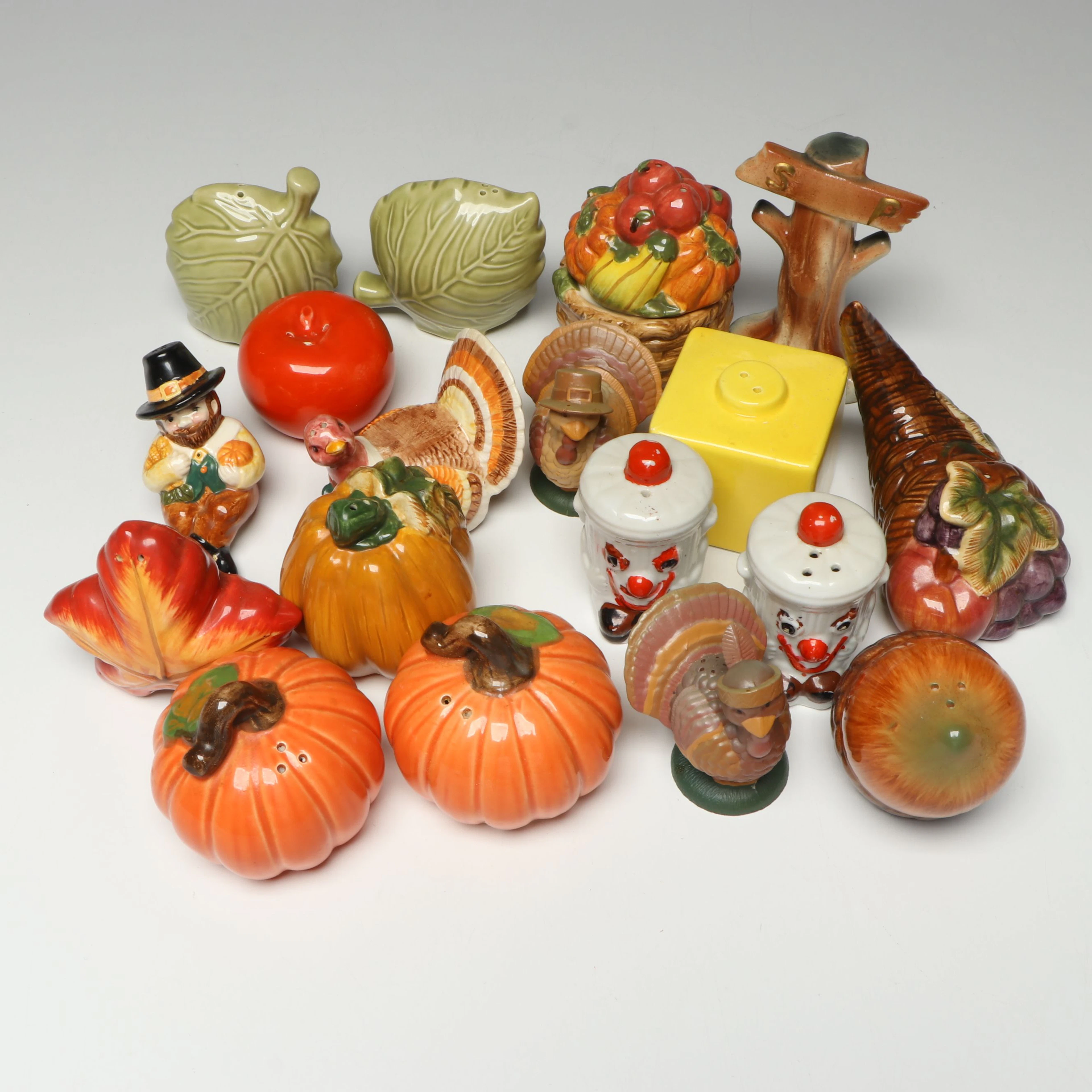 Apple Basket, Pumpkins and More Fall Themed Novelty Salt and Pepper Shakers