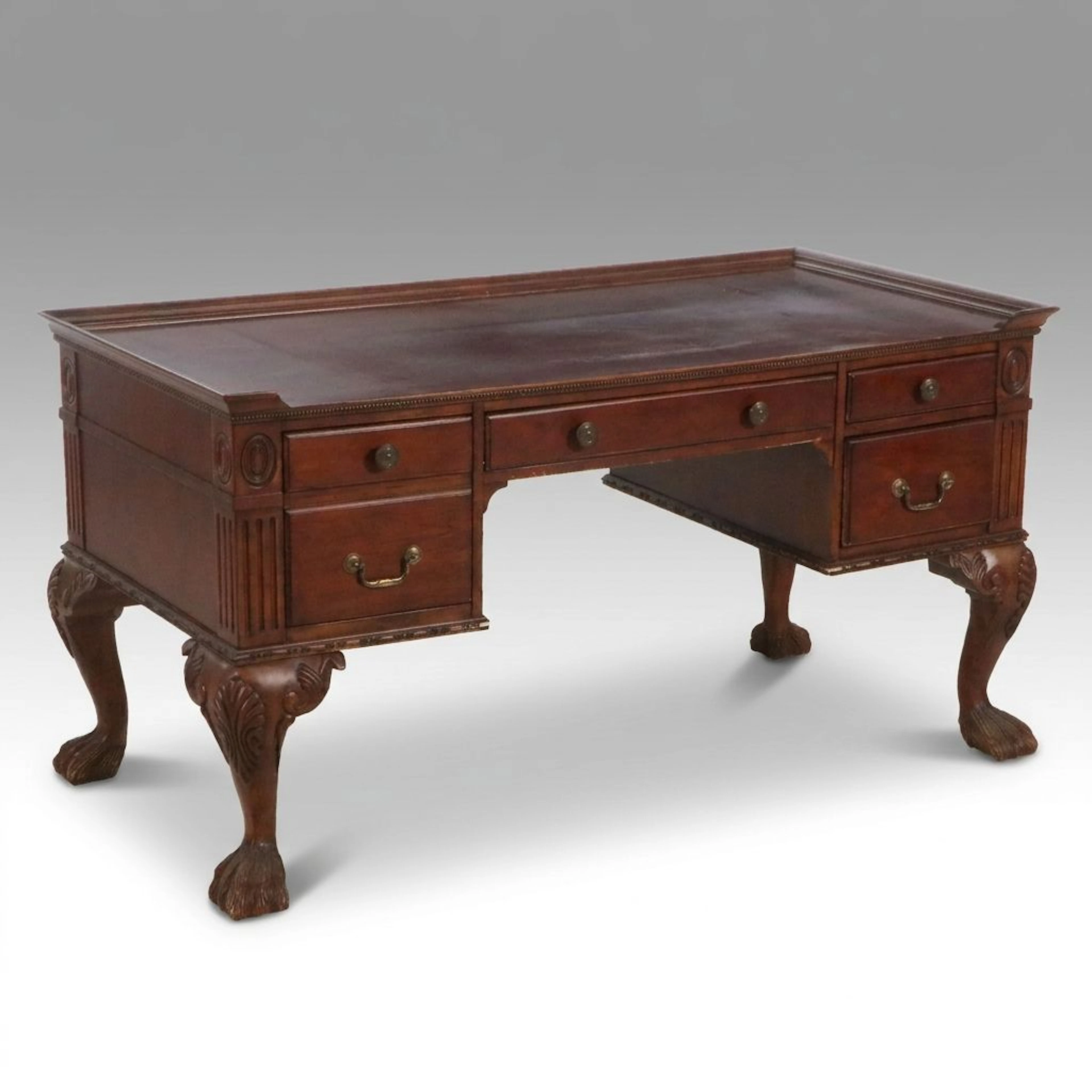 Hekman Chippendale Style Mahogany Executive Desk, Mid to Late 20th Century