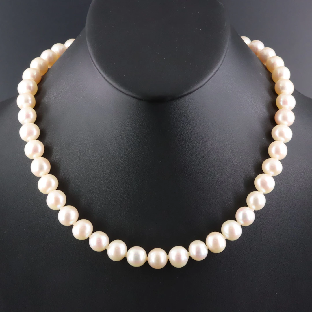 Pearl Necklace with 18K Clasp