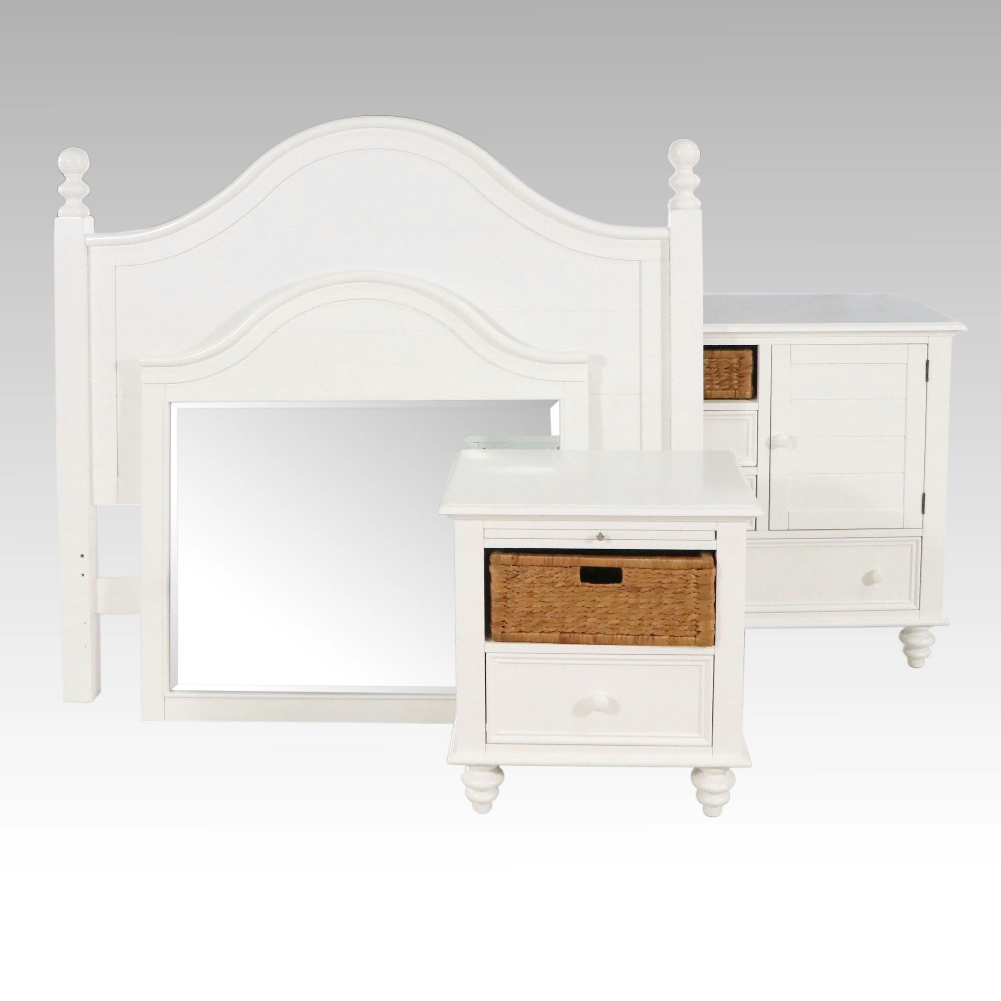 Cottage Style White Painted Bedroom Furniture Suite with Woven Baskets