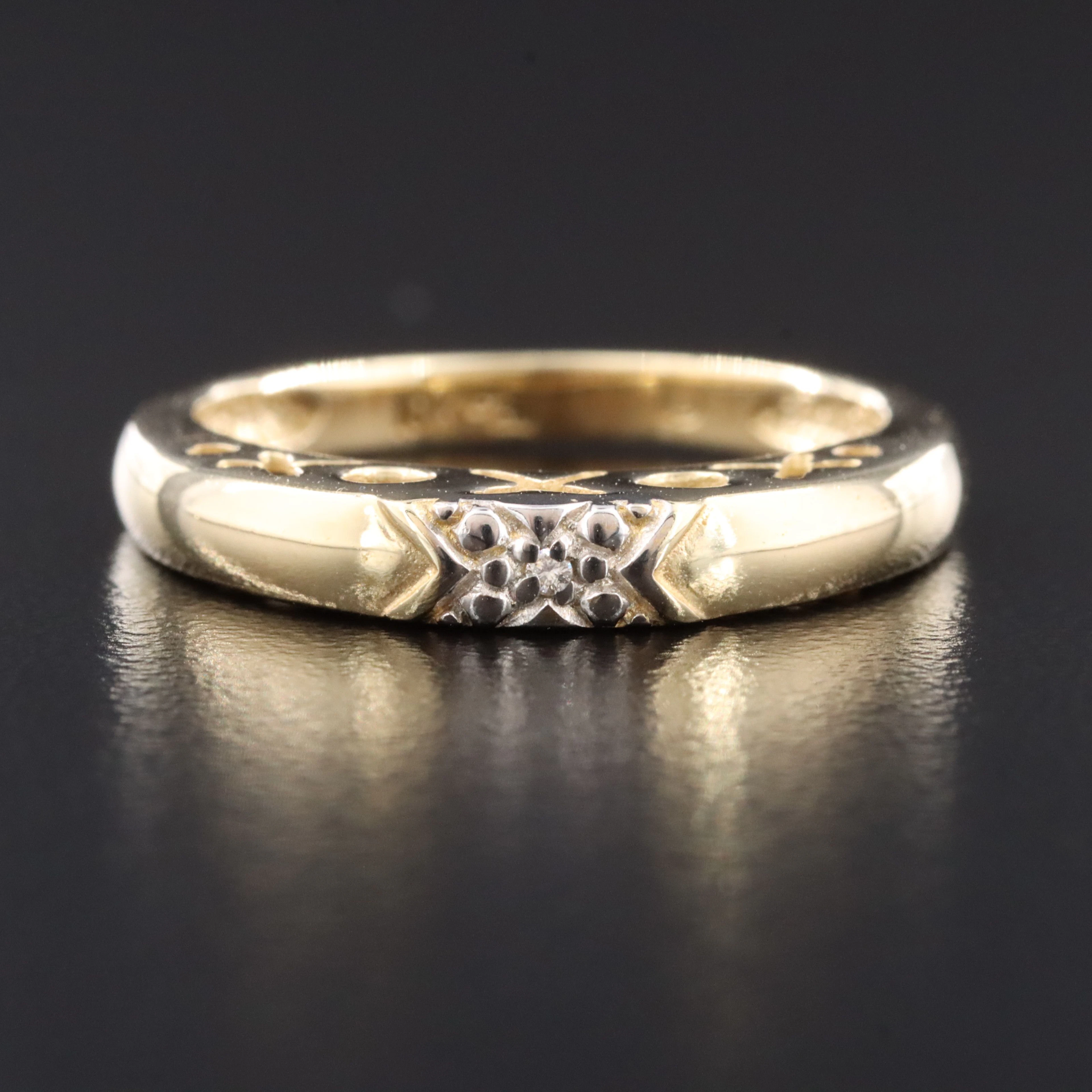 10K Diamond "XOXO" Ring
